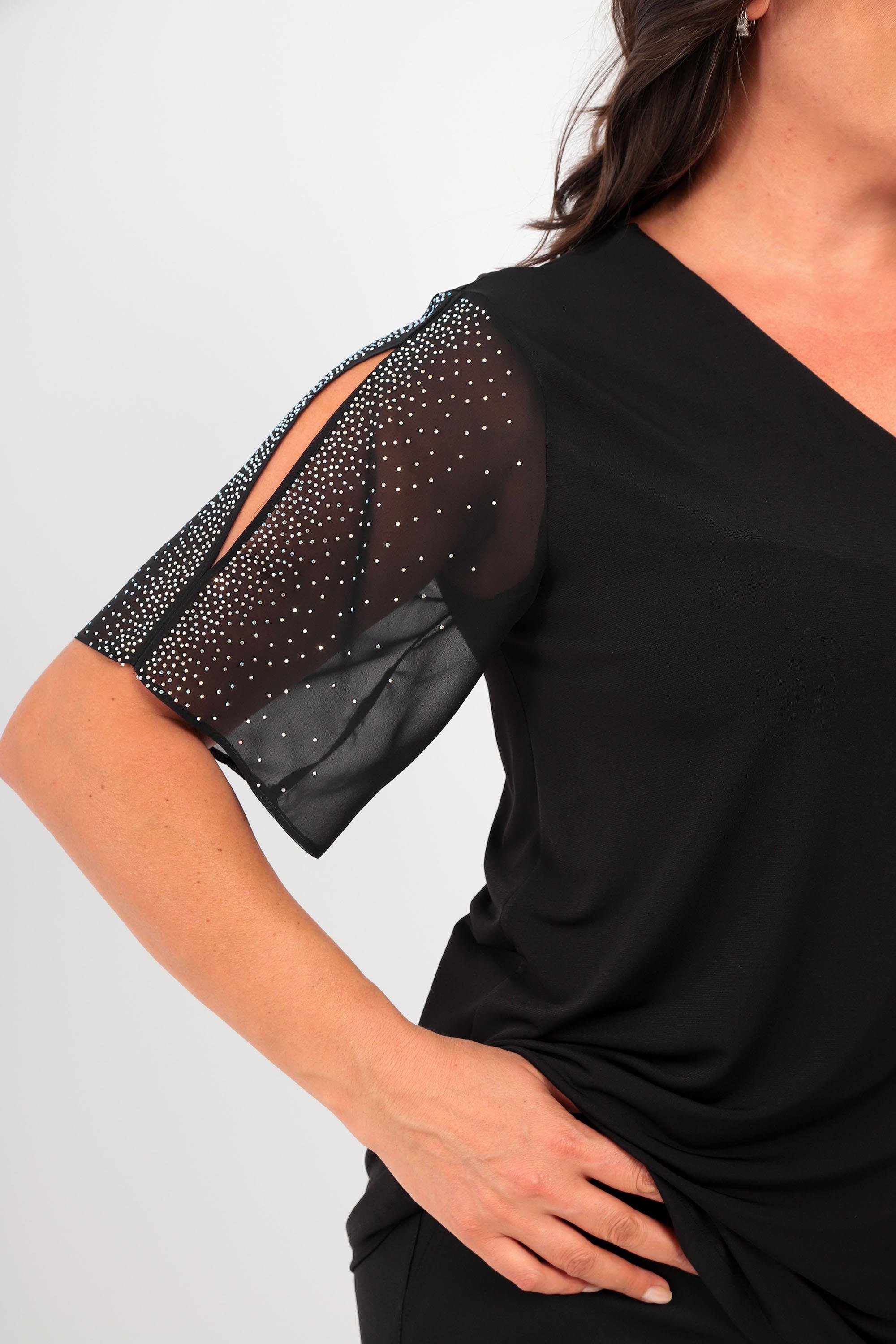 Trend42plus Büyük Beden V Yaka Kollar Taş Baskılı Şifon ve Yırtmaç Detaylı Siyah Bluz