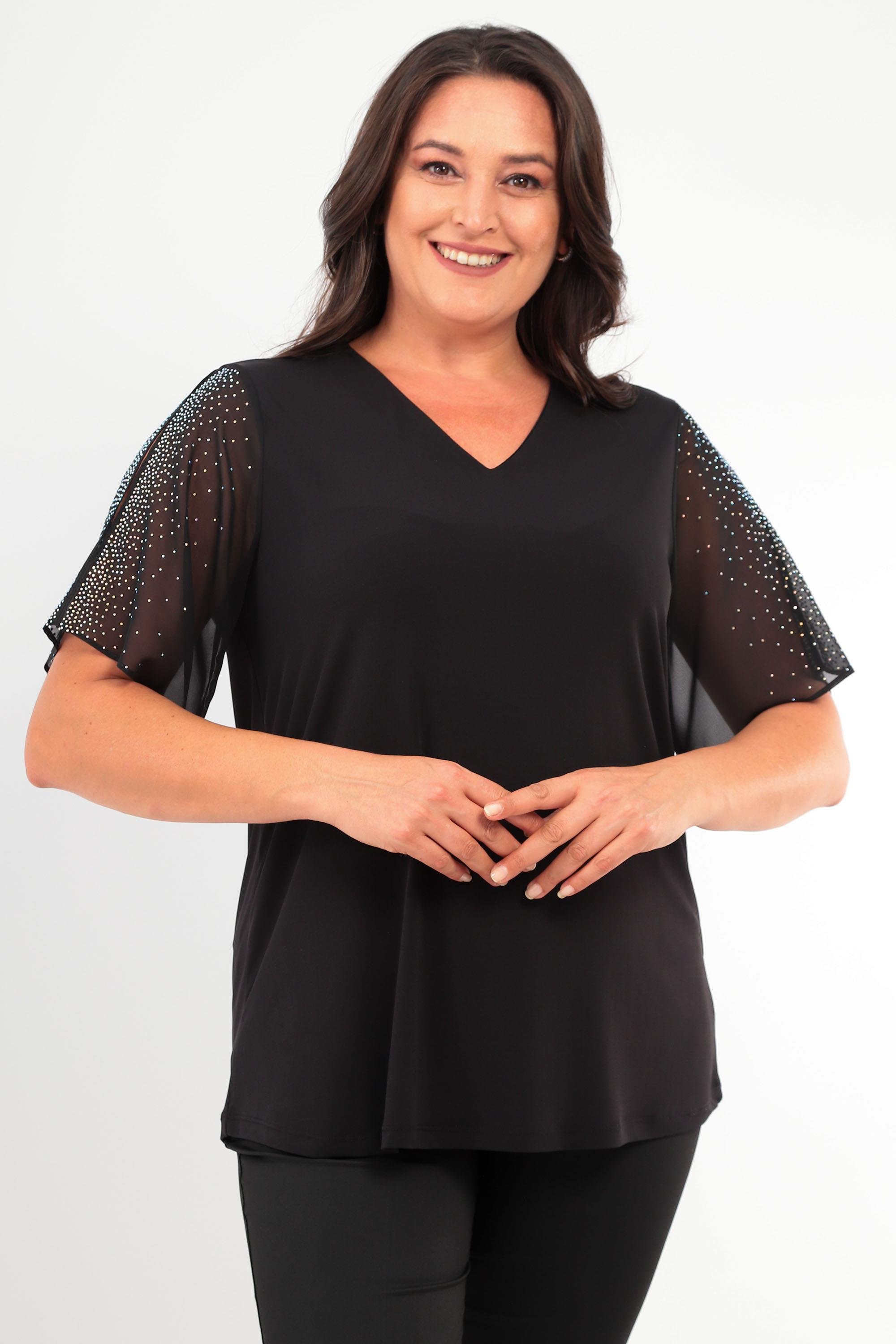 Trend42plus Büyük Beden V Yaka Kollar Taş Baskılı Şifon ve Yırtmaç Detaylı Siyah Bluz
