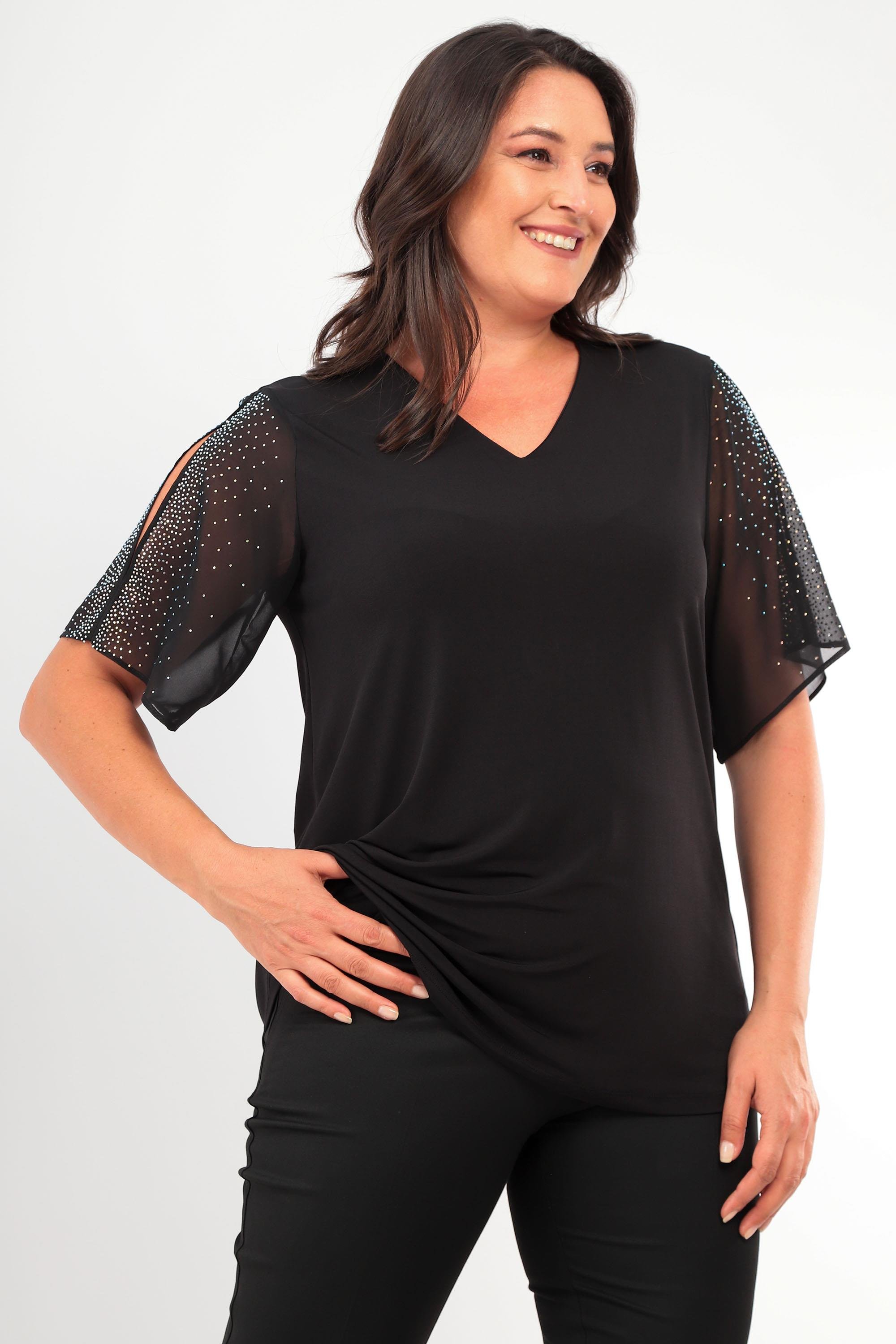 Trend42plus Büyük Beden V Yaka Kollar Taş Baskılı Şifon ve Yırtmaç Detaylı Siyah Bluz