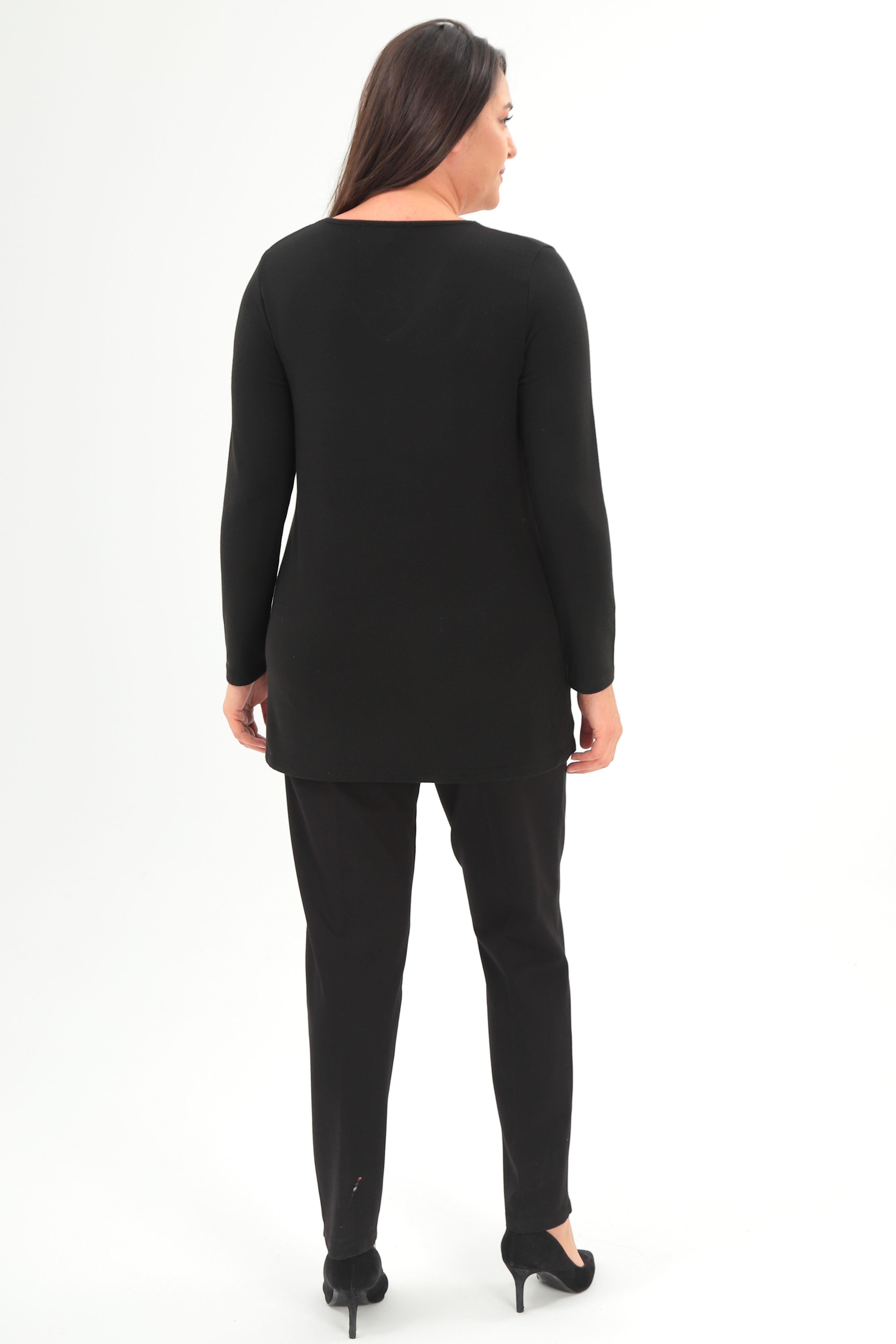 Trend42plus Büyük Beden V Yaka Yırtmaçlı Basic Siyah Bluz