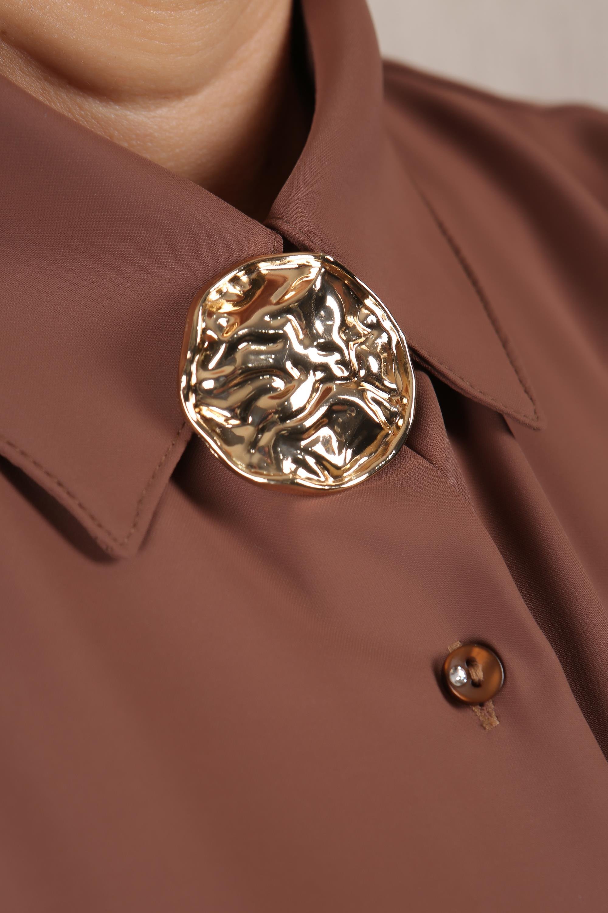 Trend42plus Gold Buruşuk Kıvrımlı Tasarım Broş