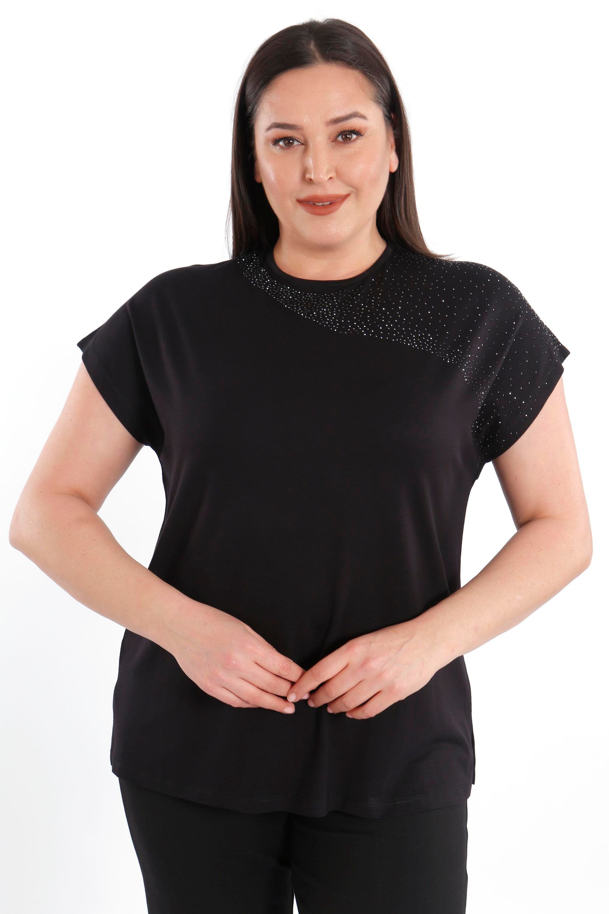 Trend42plus Omuz Kısmı Crystal taşlı Kısa Kol Büyük Beden Viskoz Siyah Kadın T-Shirt