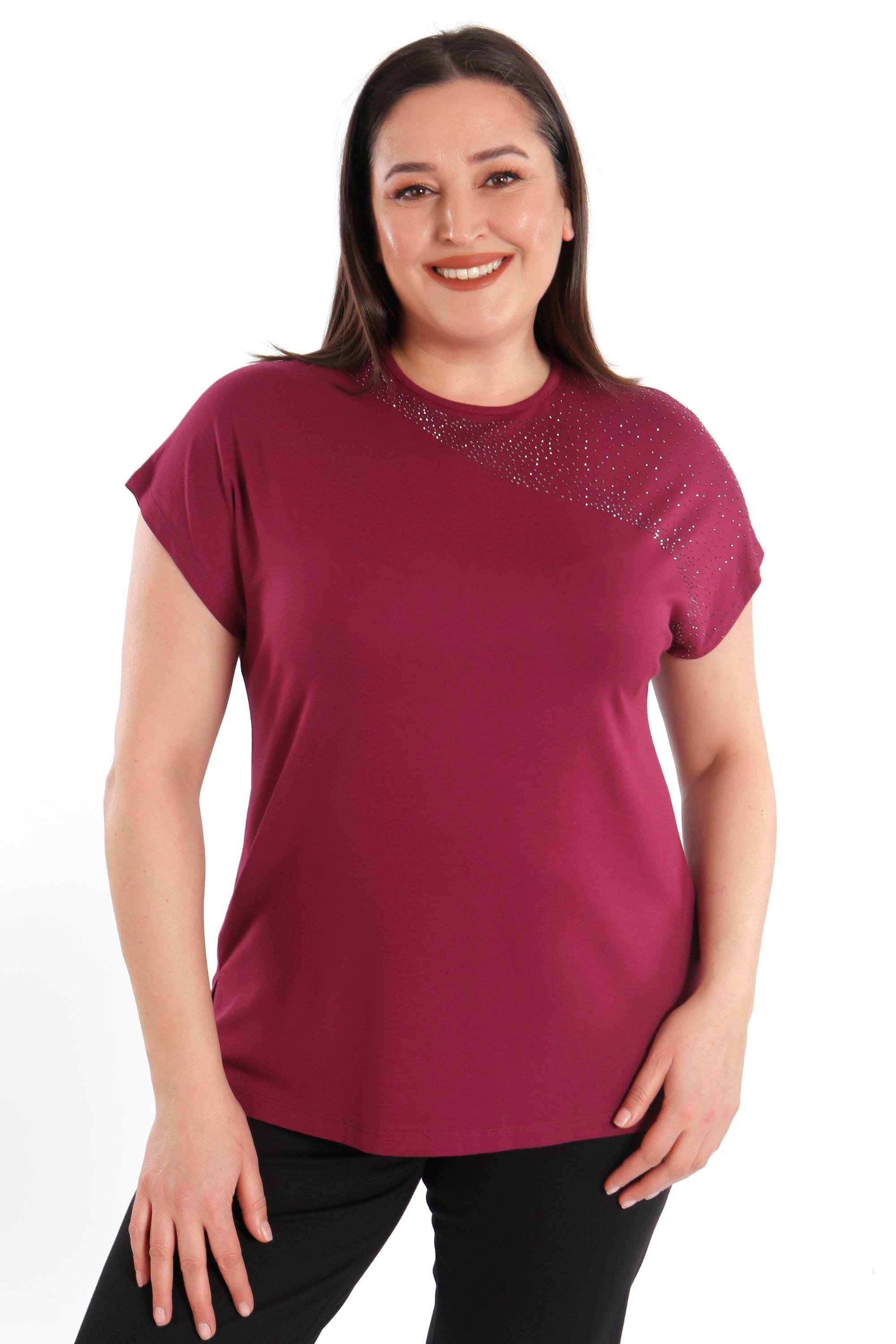 Trend42plus Omuz Kısmı Crystal taşlı Kısa Kol Büyük Beden Viskoz Bordo Kadın T-Shirt
