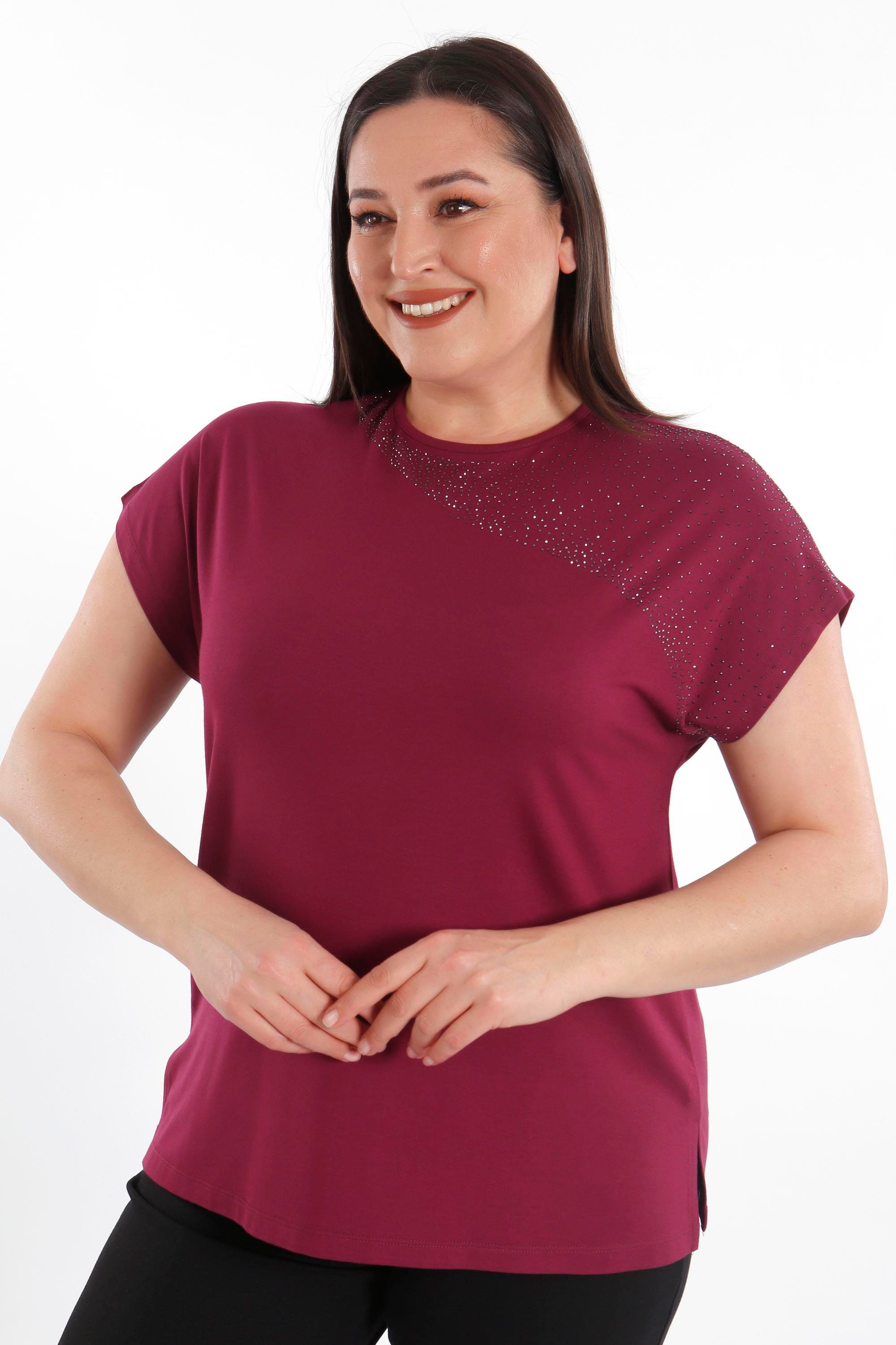 Trend42plus Omuz Kısmı Crystal taşlı Kısa Kol Büyük Beden Viskoz Bordo Kadın T-Shirt
