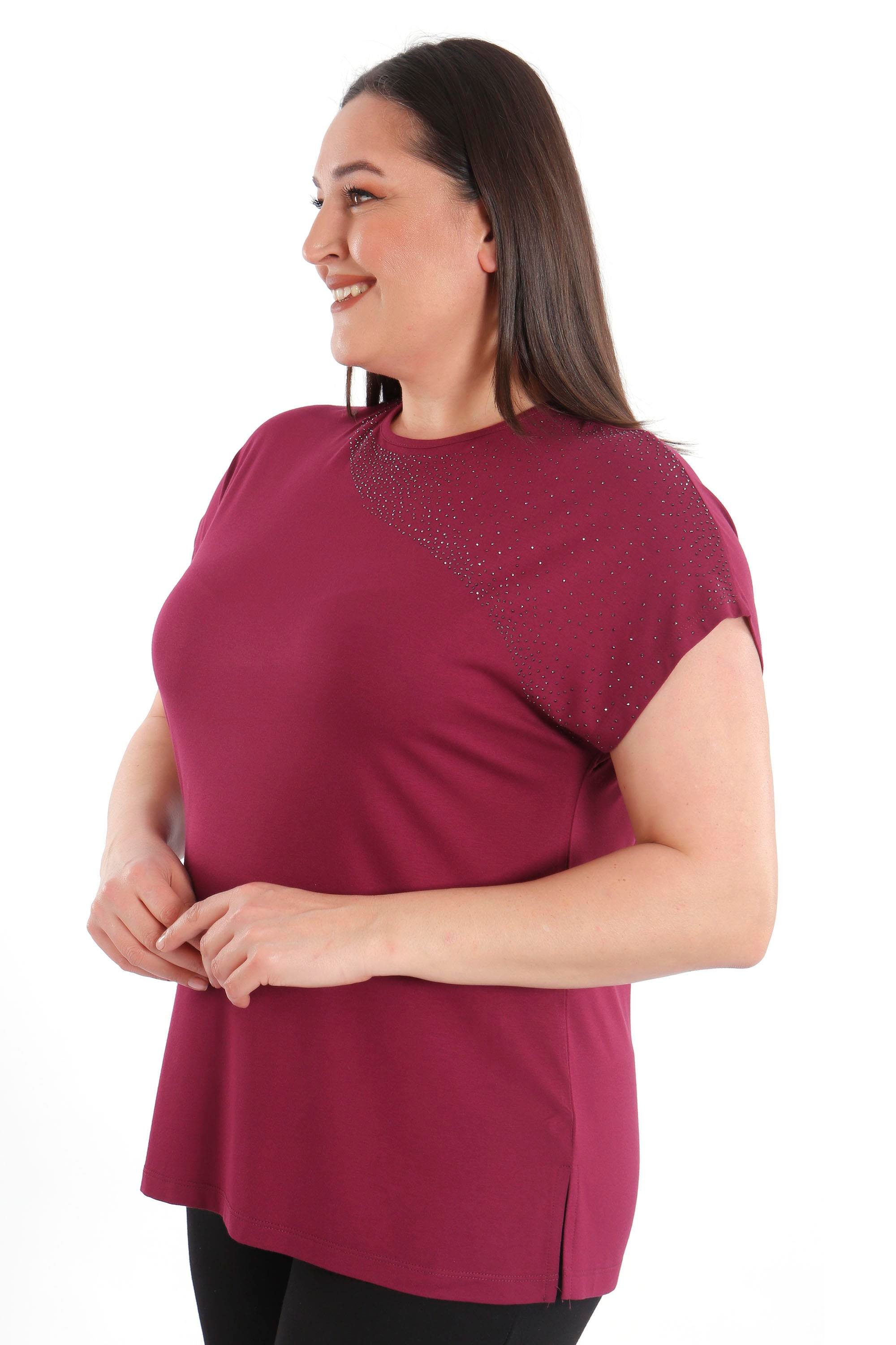 Trend42plus Omuz Kısmı Crystal taşlı Kısa Kol Büyük Beden Viskoz Bordo Kadın T-Shirt