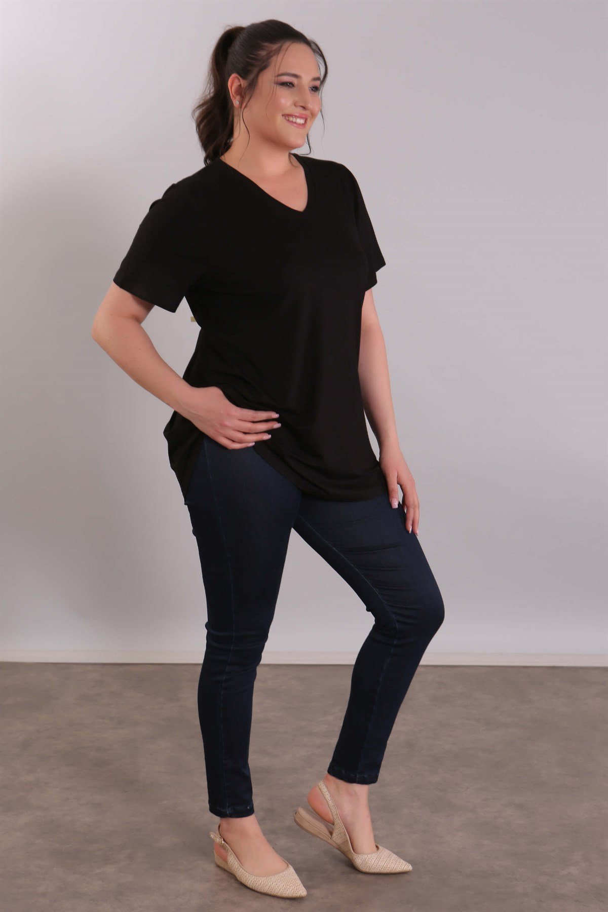 'V' Yaka Bantlı Basic Siyah Bluz