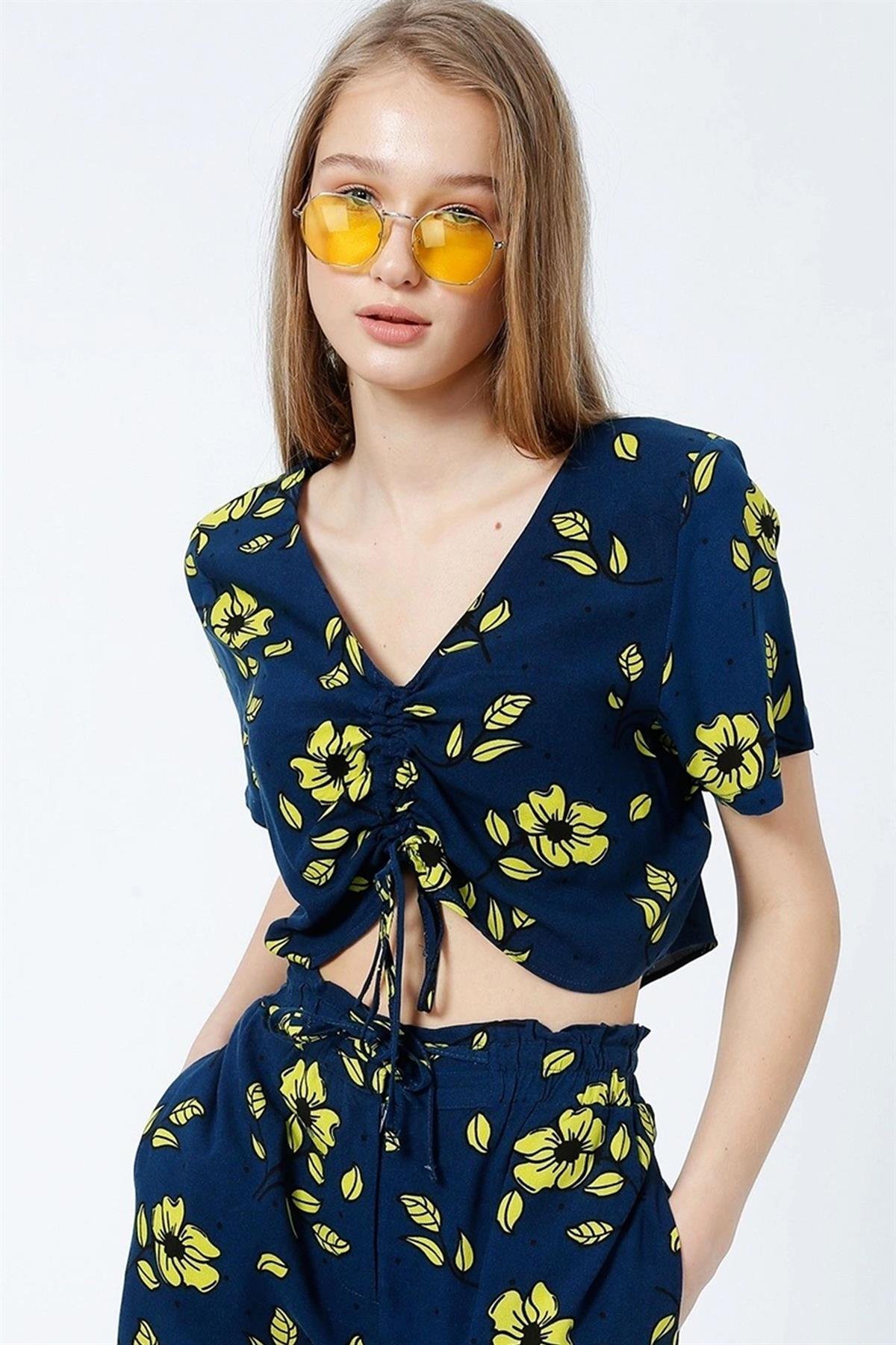 V Yaka Önü Bağlamalı Büzgülü Mavi Bluz