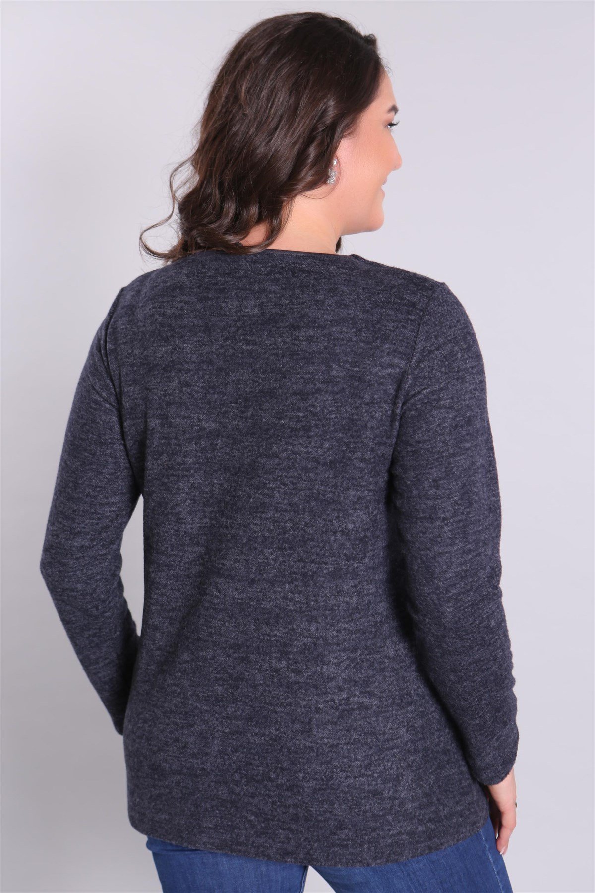 V Yaka Taş Şeritli Lacivert Büyük Beden Bluz