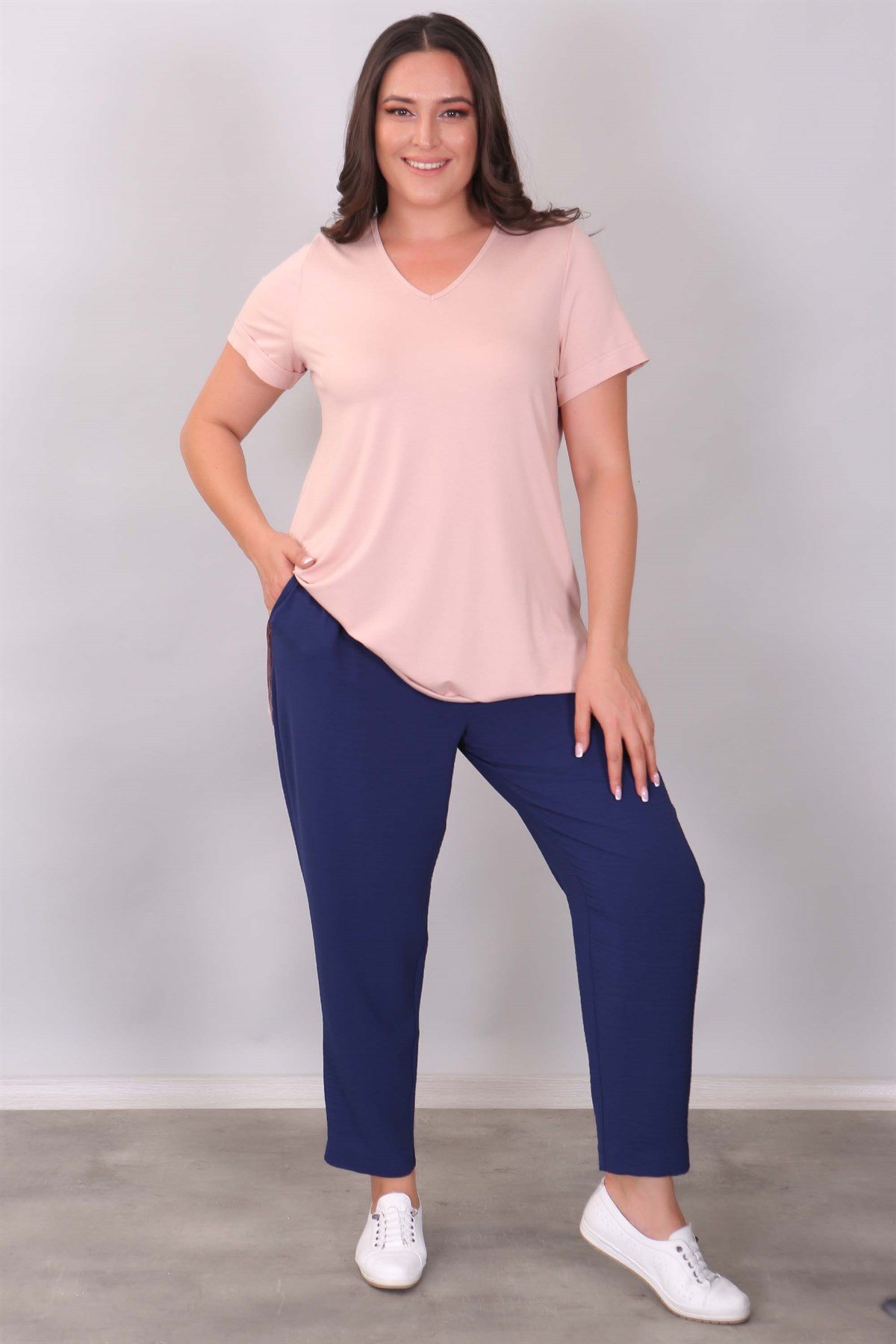 V Yakalı Basıc Pudra Bluz