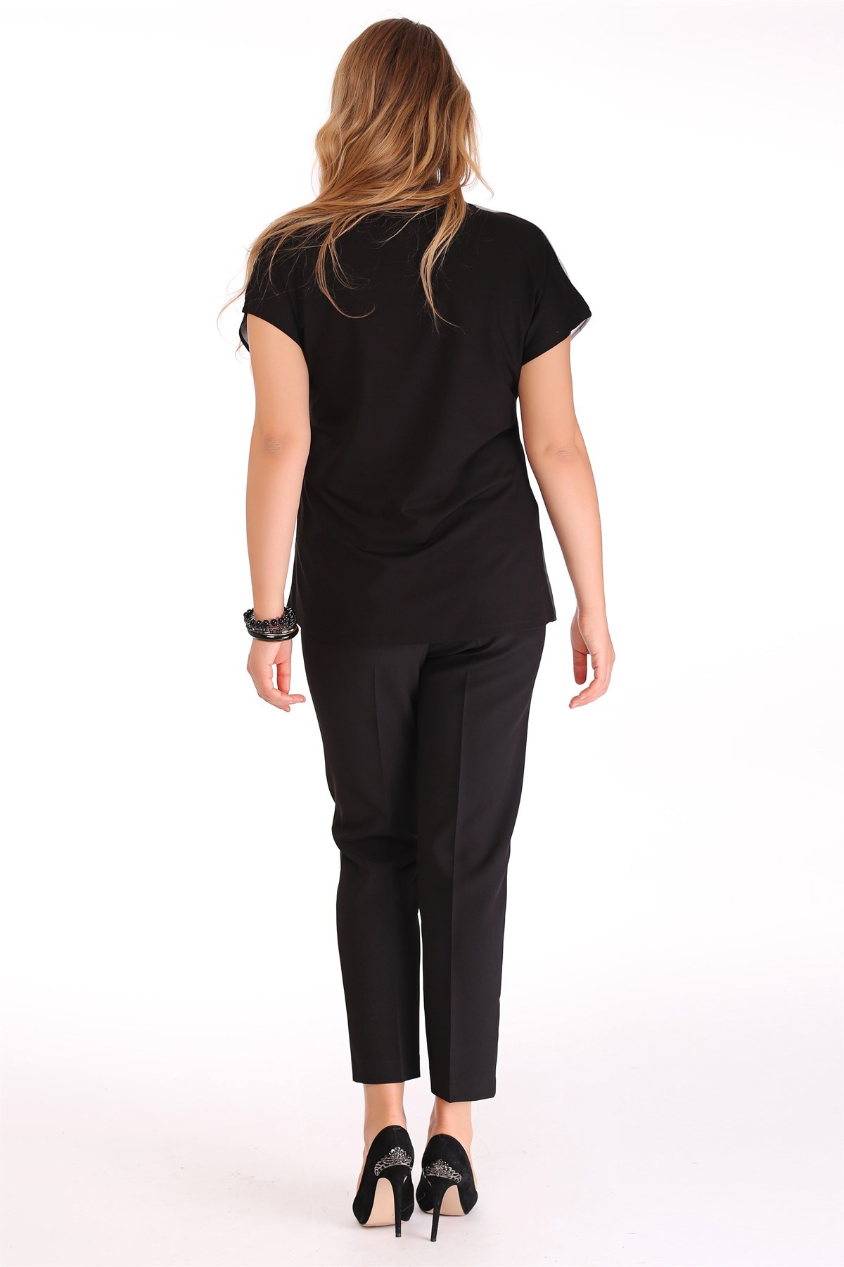 Yonca Desenli Düşük Kol Siyah Bluz