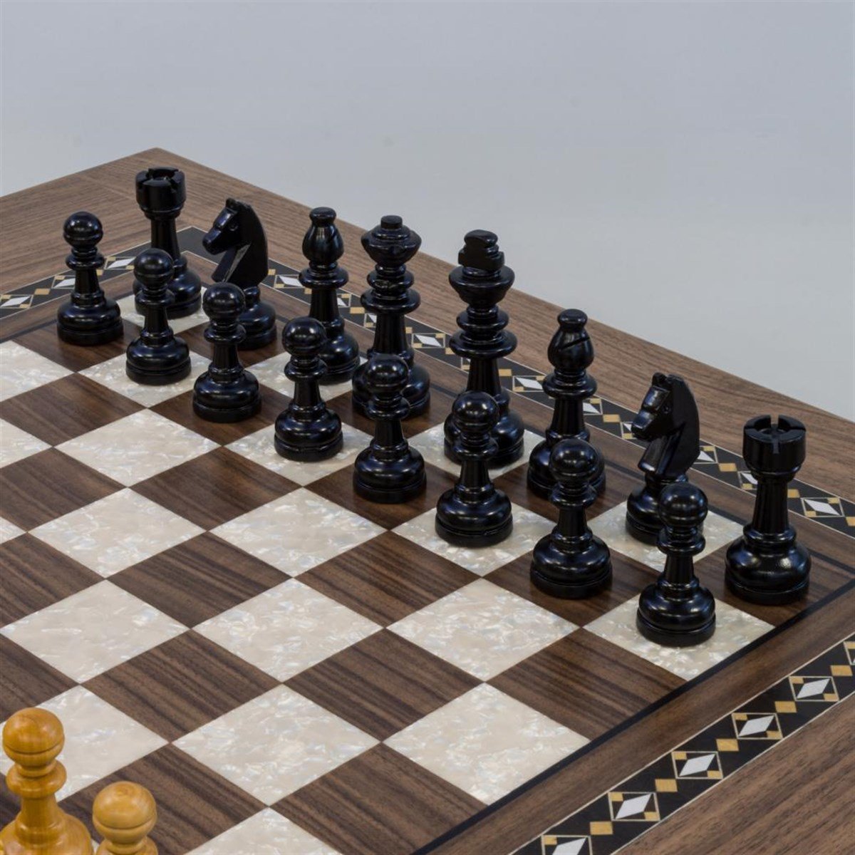 AHŞAP FİGÜRLÜ SATRANÇ MASASI ÇEKMECELİ (70X80X72 cm)Helena Wood Art