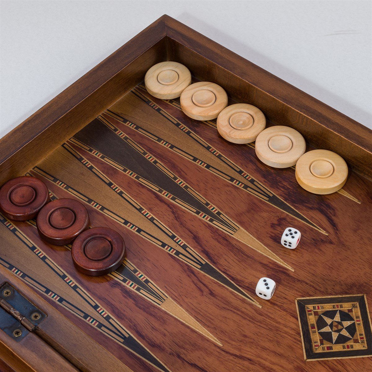 KLASİK  TAVLA İŞLEMELİ  BÜYÜK BOY 50X50 cmHelena Wood Art2236.ROS