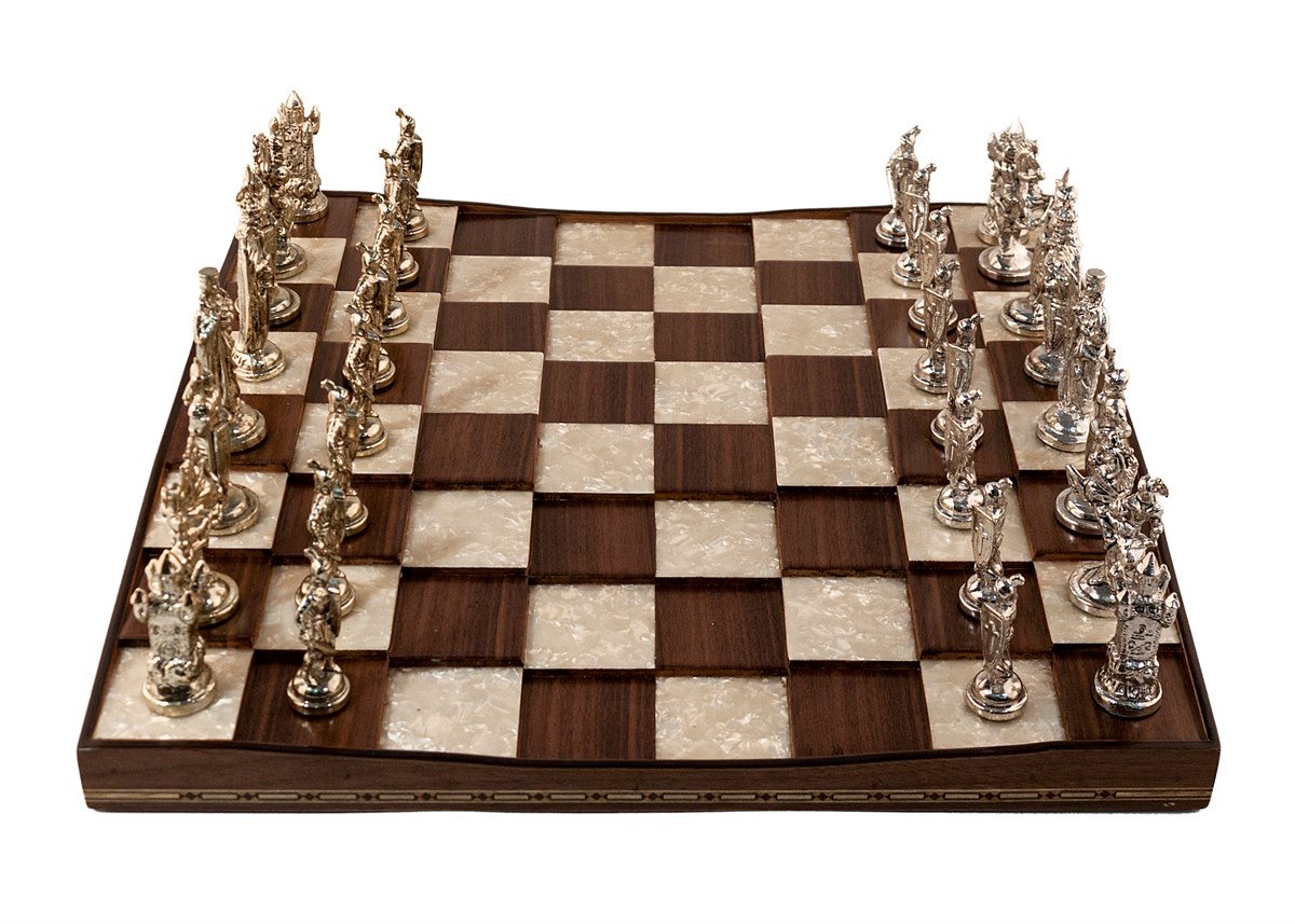 Piramit Satranç Seti Ceviz | Metal FigürlüHelena Wood Art2656.WAL.5031.504