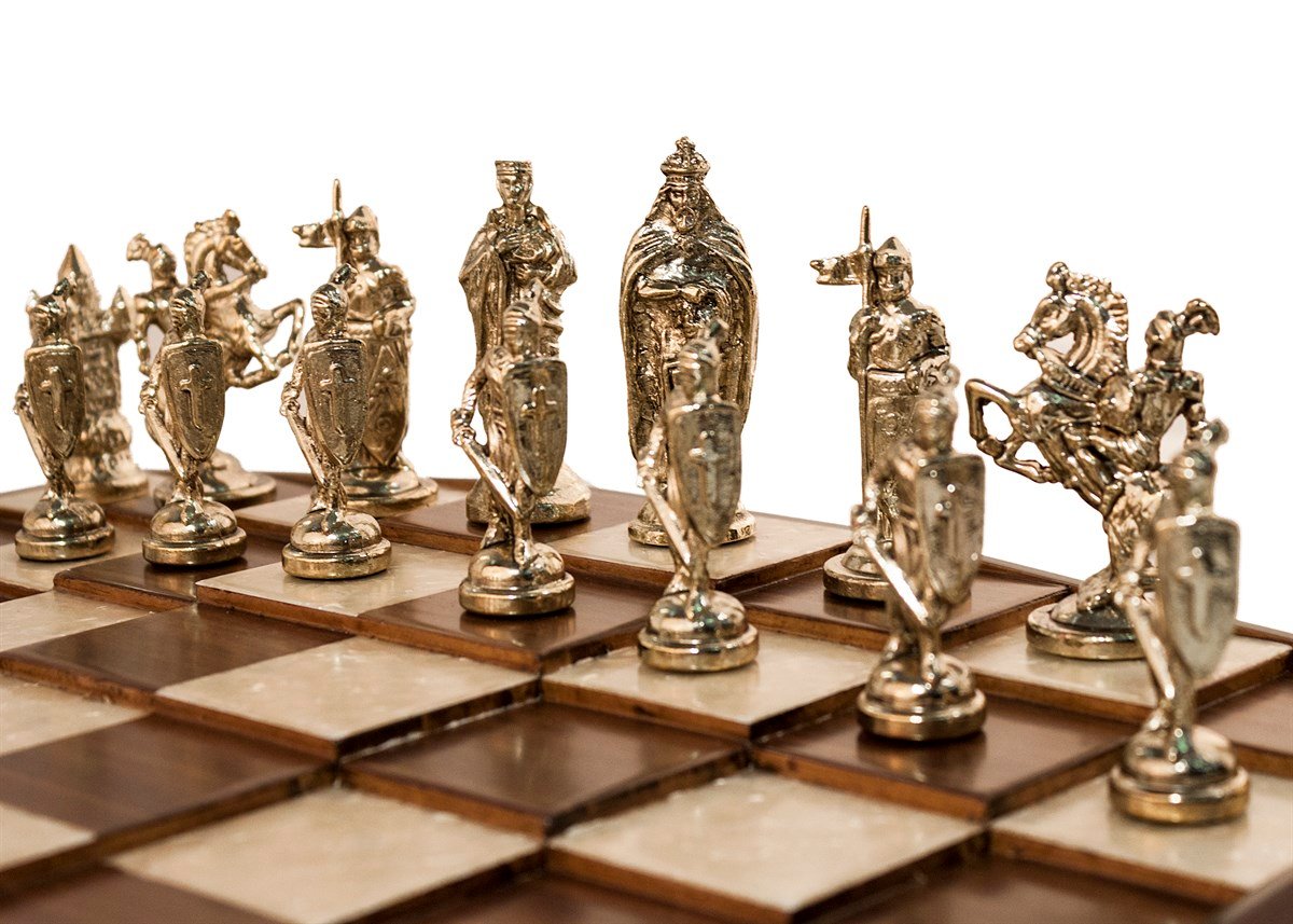 Piramit Satranç Seti Ceviz | Metal FigürlüHelena Wood Art2656.WAL.5031.504