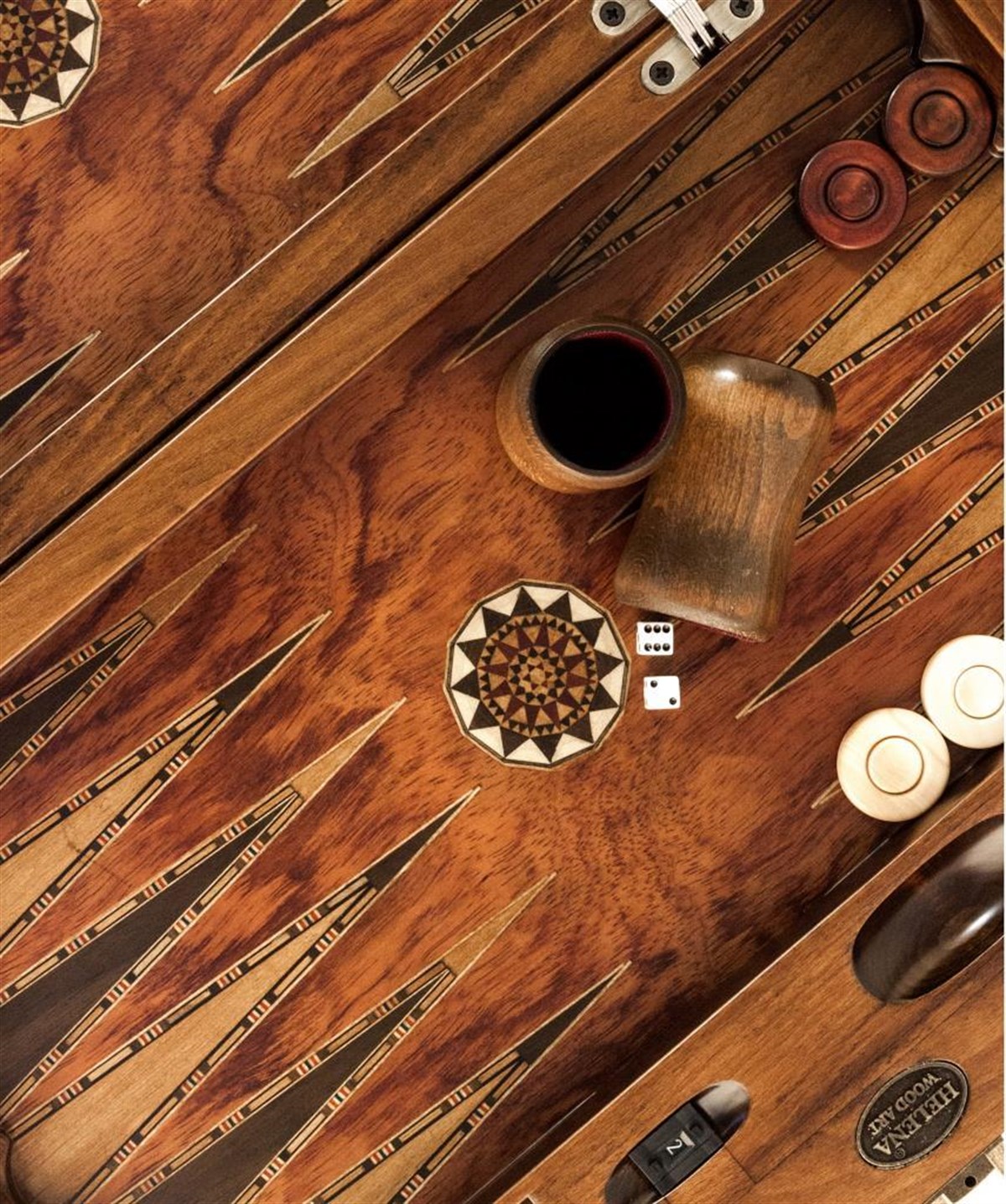 QUEEN  OYMALI TAVLA (51.5x32x7 cm) Helena Wood Art