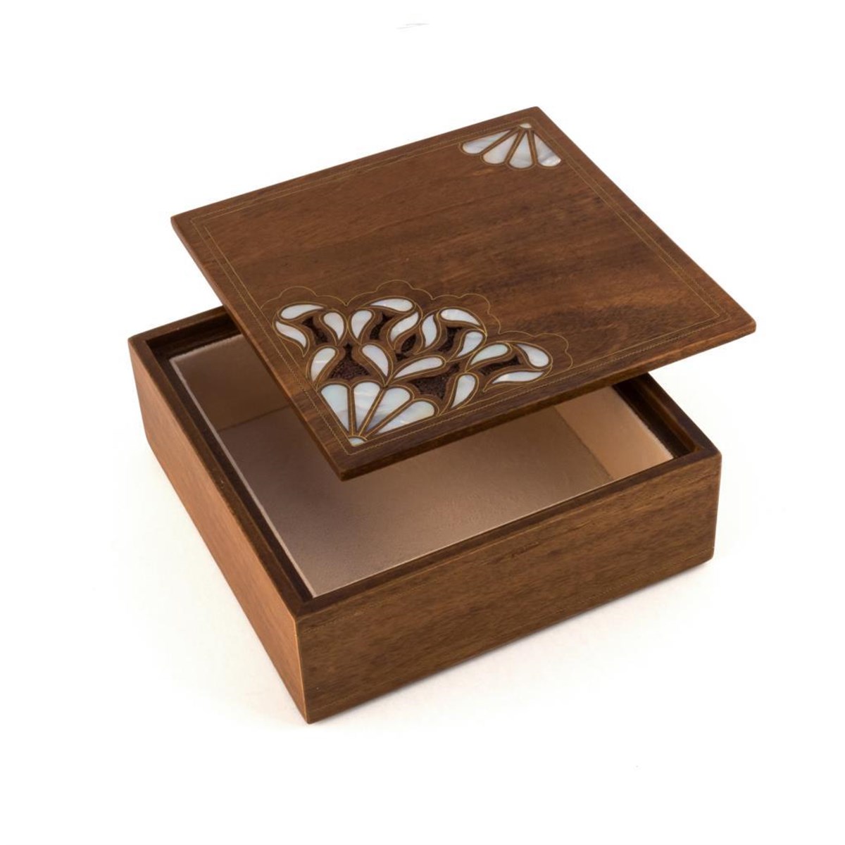 SEDEFLİ BAKIR İŞ KAPAKLI CEVİZ KUTU(20*20*7.5 cm)Helena Wood Art