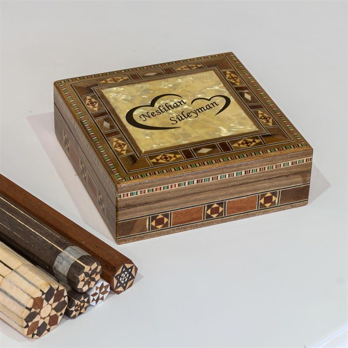 Sevgililer Günü İsimli Kişiselleştirilebilir KutuHelena Wood Art