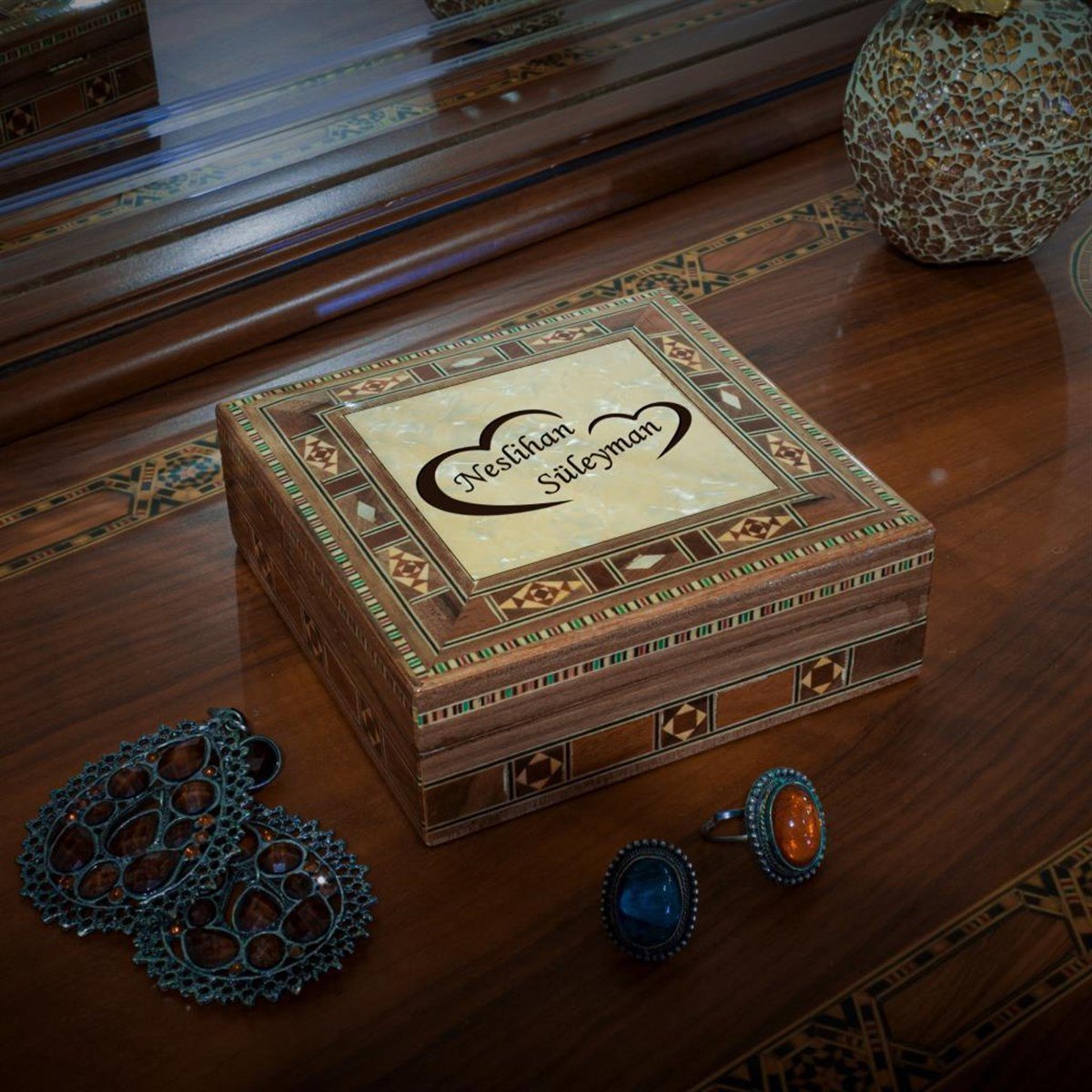 Sevgililer Günü İsimli Kişiselleştirilebilir KutuHelena Wood Art