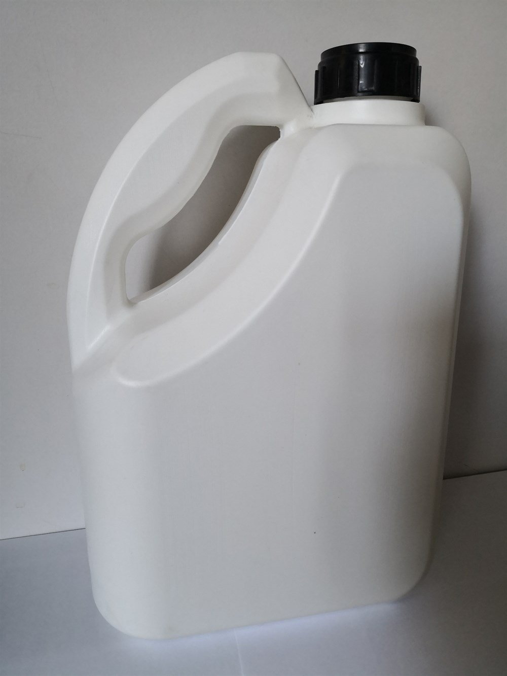 KAPALI PLASTİK BİDON 5 LT