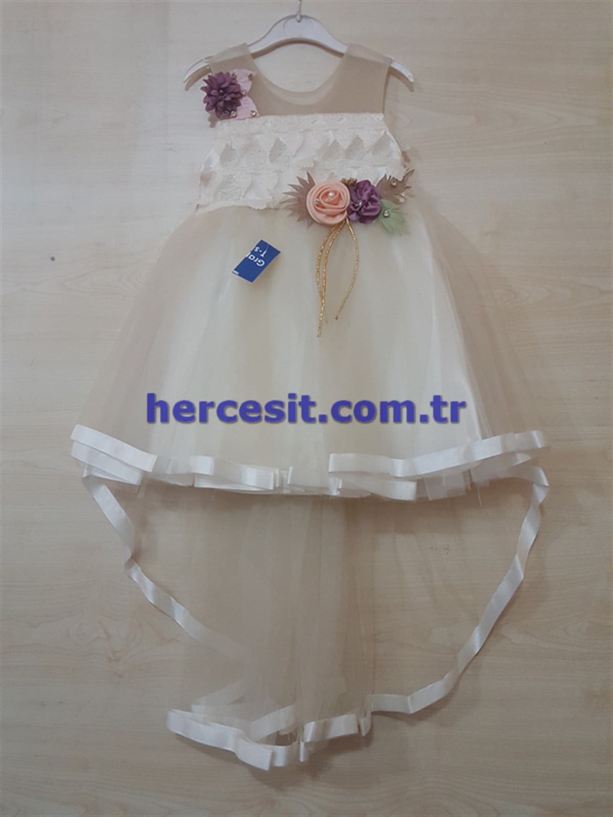 Kuyruklu Tül Elbise