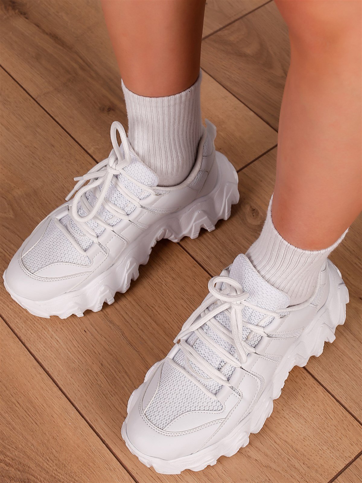 Beyaz Düz 5 Cm Taban Spor Ayakkabı Edu