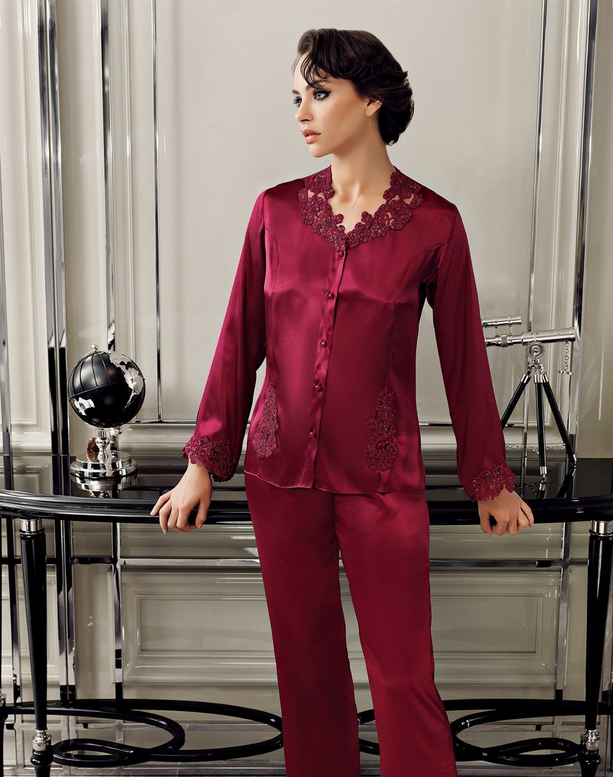 Pijama Takım & Gecelik SabahlıkPerin 9500 Dantel Detaylı Saten Çeyizlik Saten Uzun Sabahlıklı Gecelik Şortlu Pijama Takımı Seti