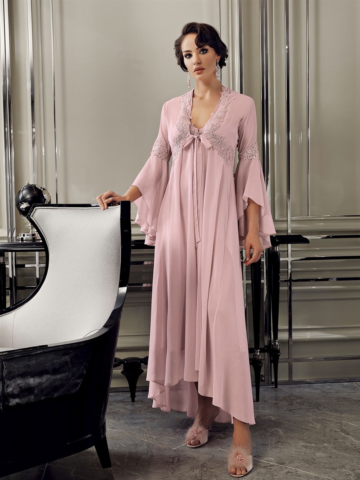 Pijama Takım & Gecelik SabahlıkPerin 9500 Dantel Detaylı Saten Çeyizlik Saten Uzun Sabahlıklı Gecelik Şortlu Pijama Takımı Seti