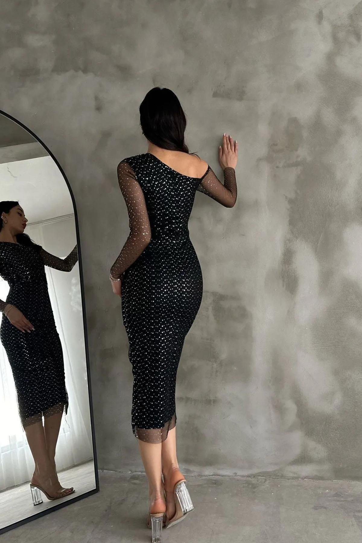 Siyah Tek Omuz Puantiye Desenli Varaklı Tül Elbise 