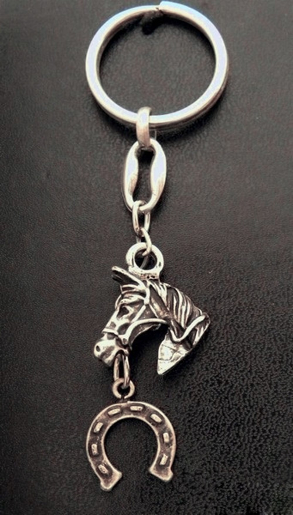 At ve Nal Anahtarlık