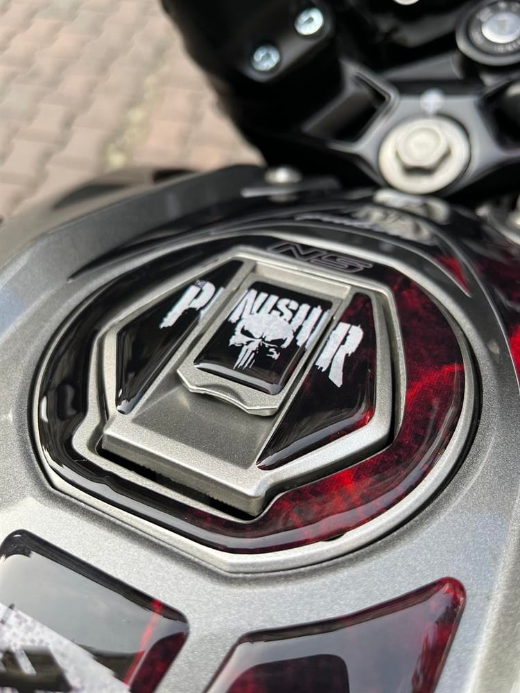 Bajaj Pulsar NS 200 Full Tank Pad Grenaj Set Punisher