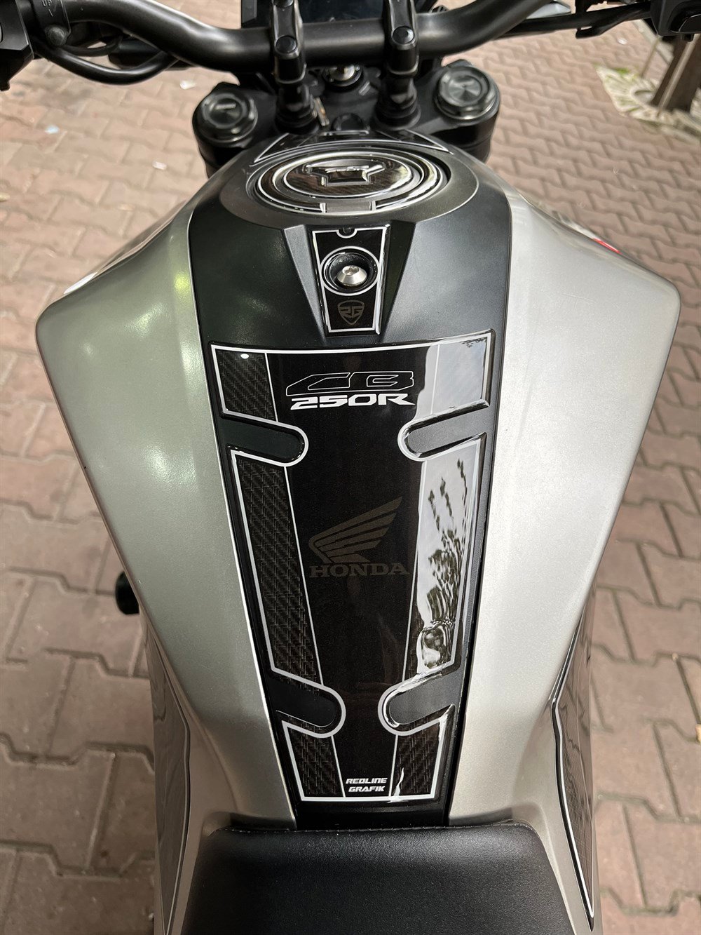 Cb 250R Full Tank Pad Set Siyah-Gümüş