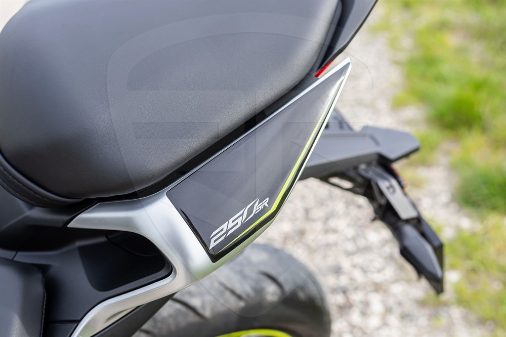 Cf moto 250 SR Kuyruk Pad Set Siyah-Neon Sarı