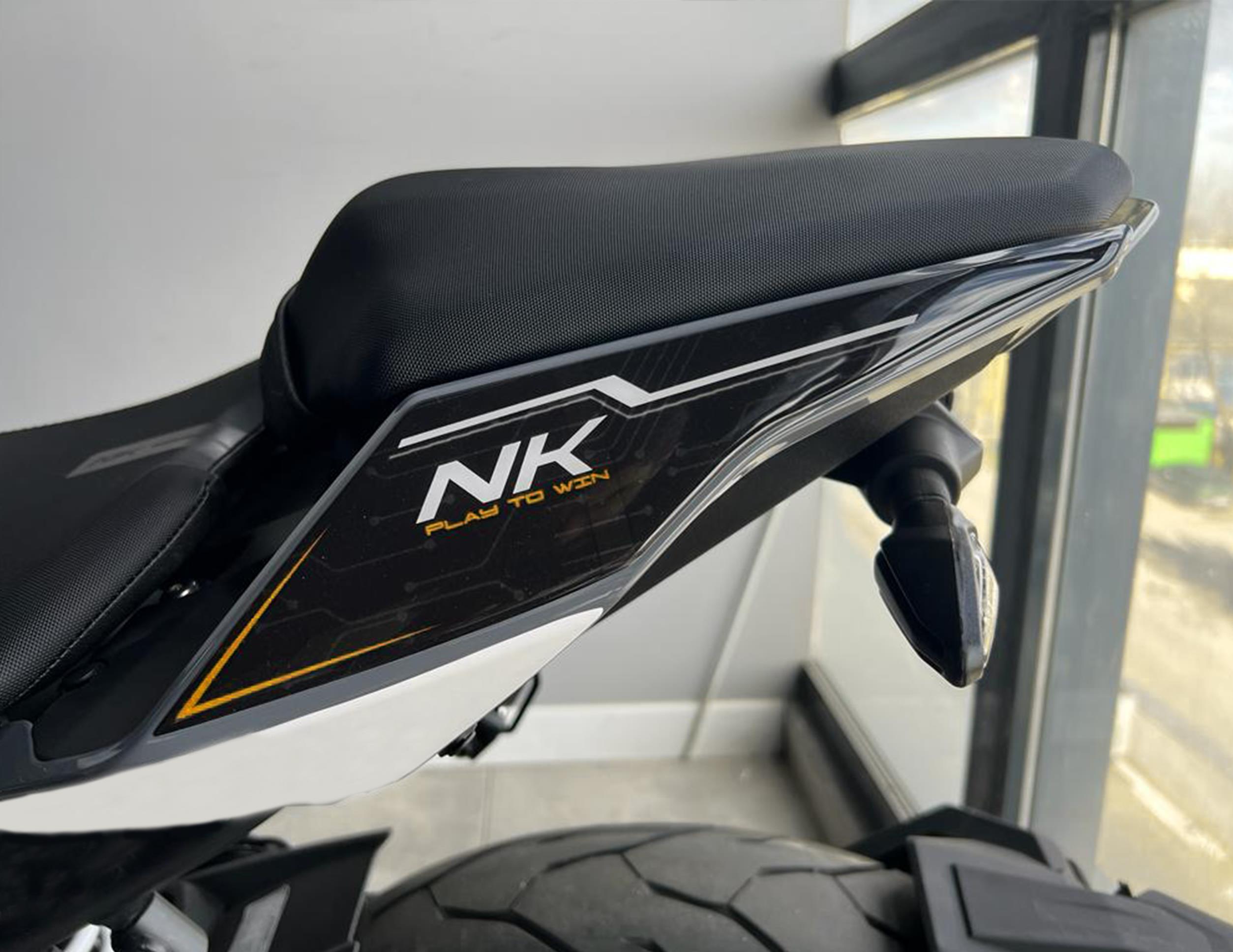 Cf Moto NK 250 2023 Uyumlu Kuyruk Pad Turuncu Redlinegrafik