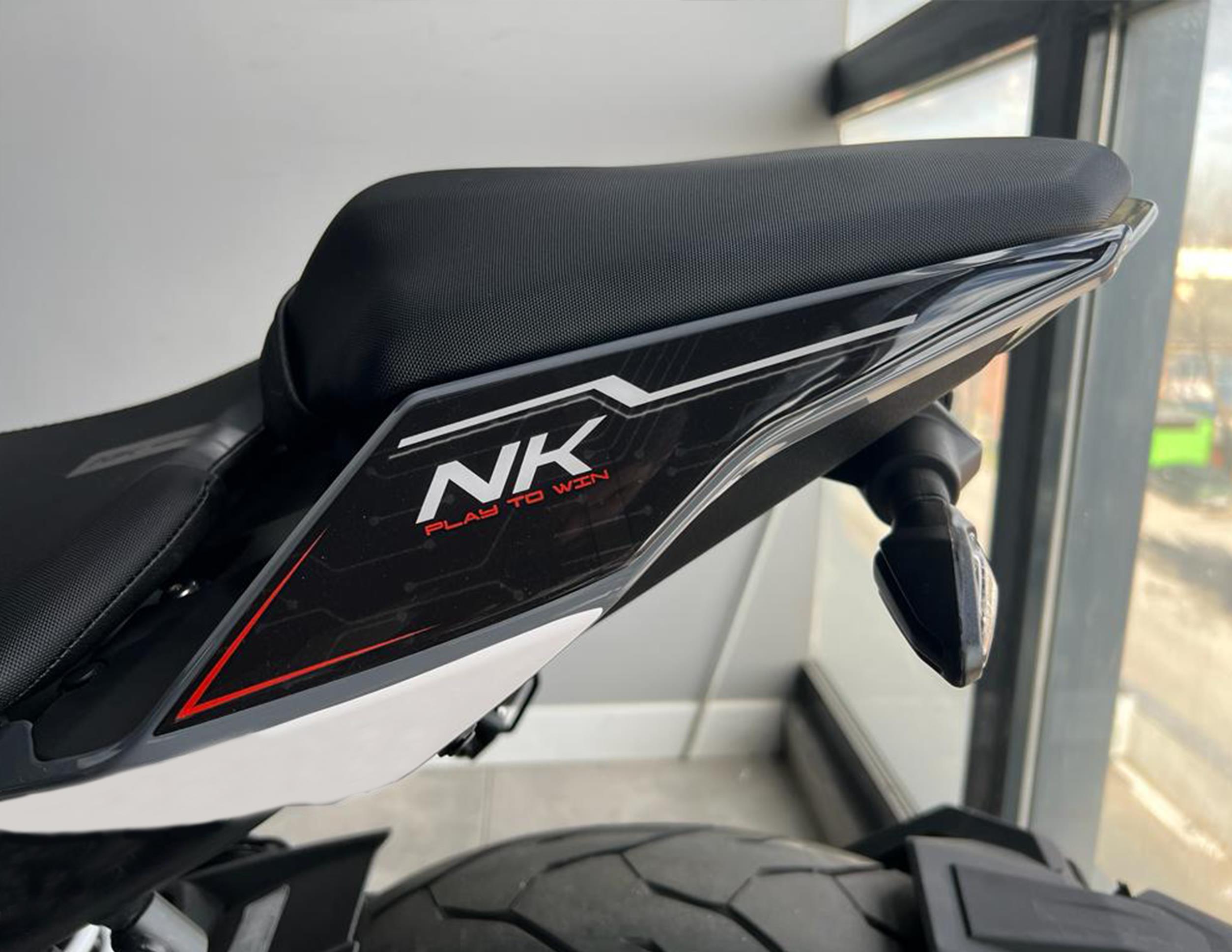 Cf Moto NK 250 2023 Uyumlu Kuyruk Pad Kırmızı Redlinegrafik