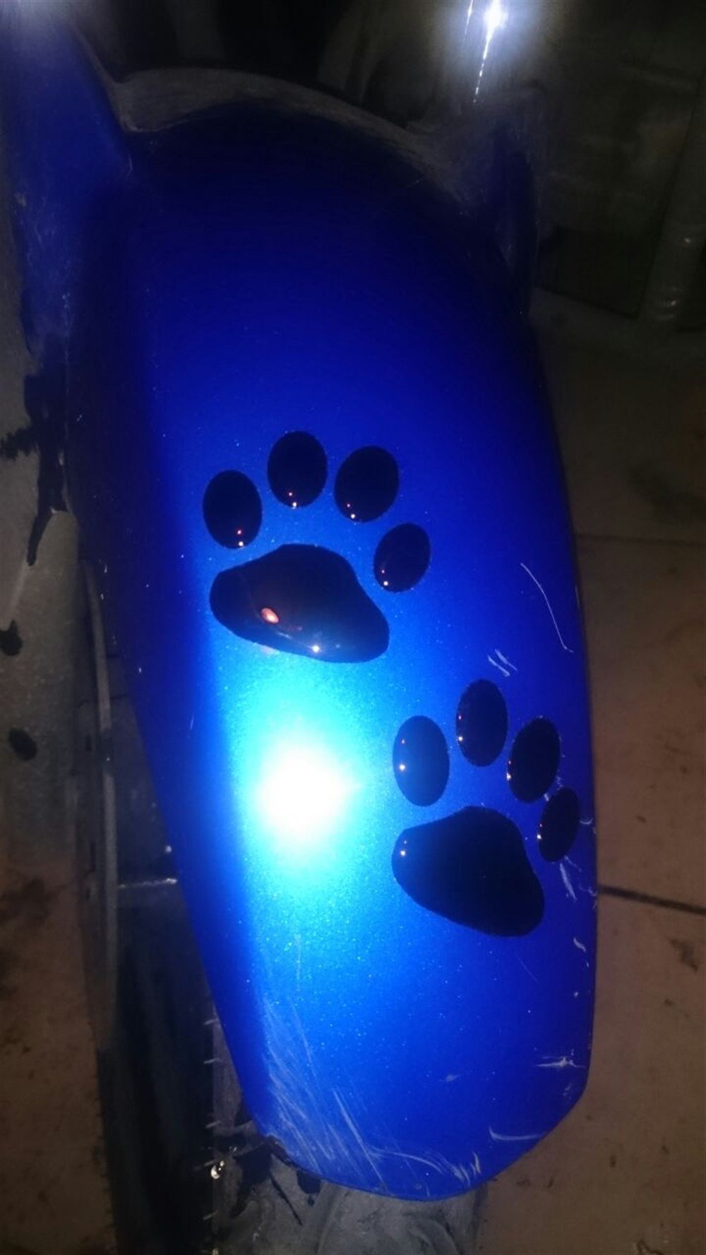 Köpek Patisi Stiker 2 adet