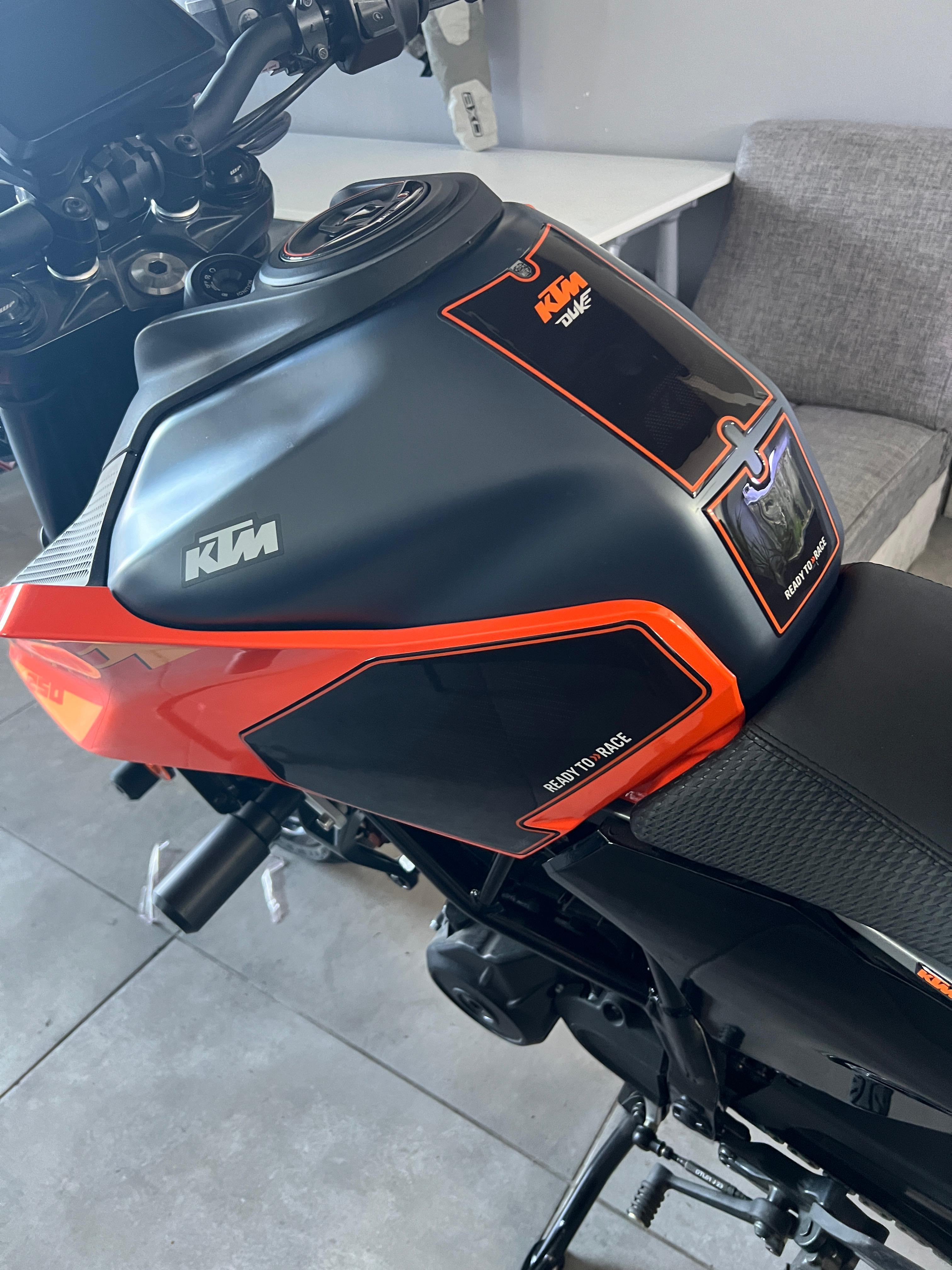 Ktm Duke 250 2024 Turuncu SiyahTank Pad Set Redline Grafik
