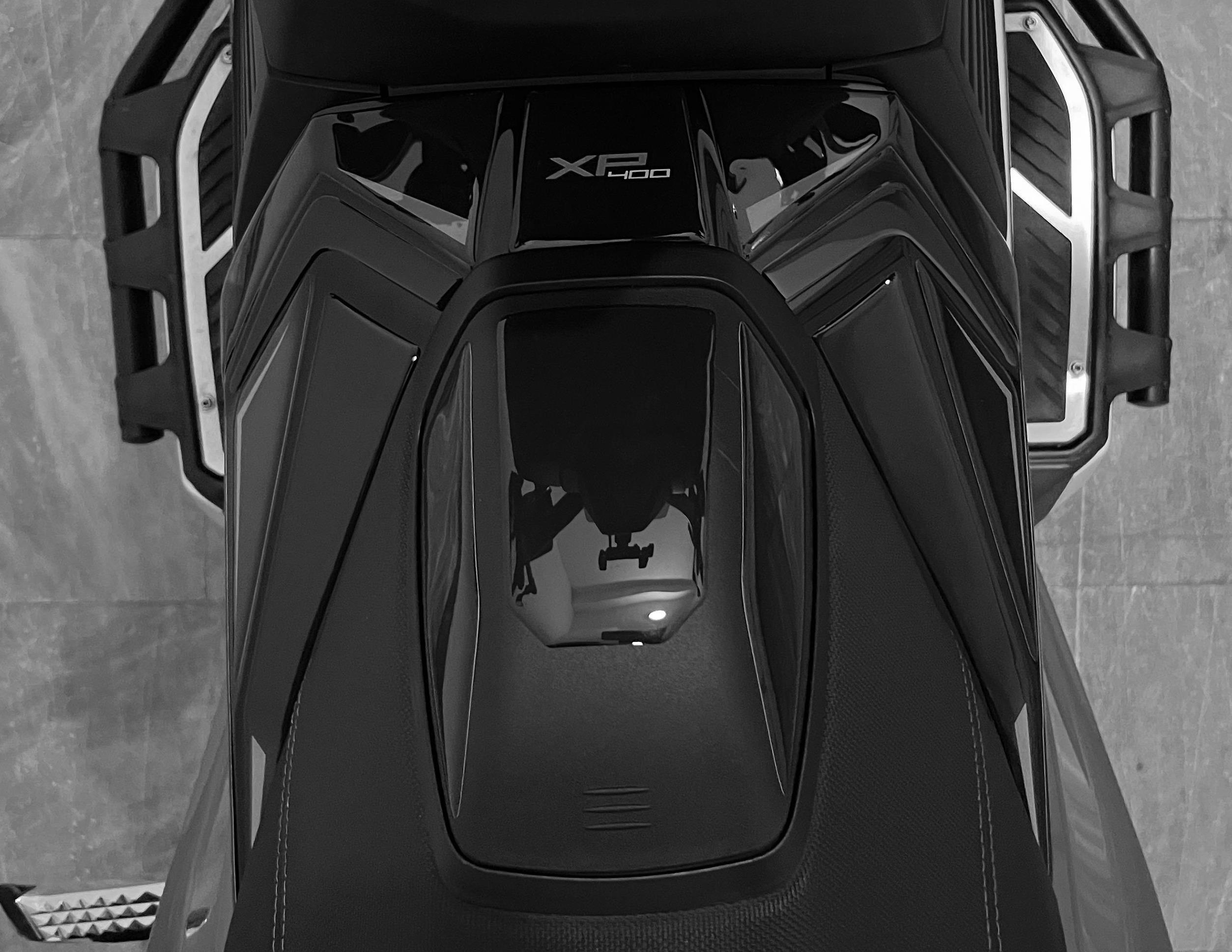 Peugeot XP-400 Uyumlu Tank Pad Set Siyah Beyaz Redline Grafik