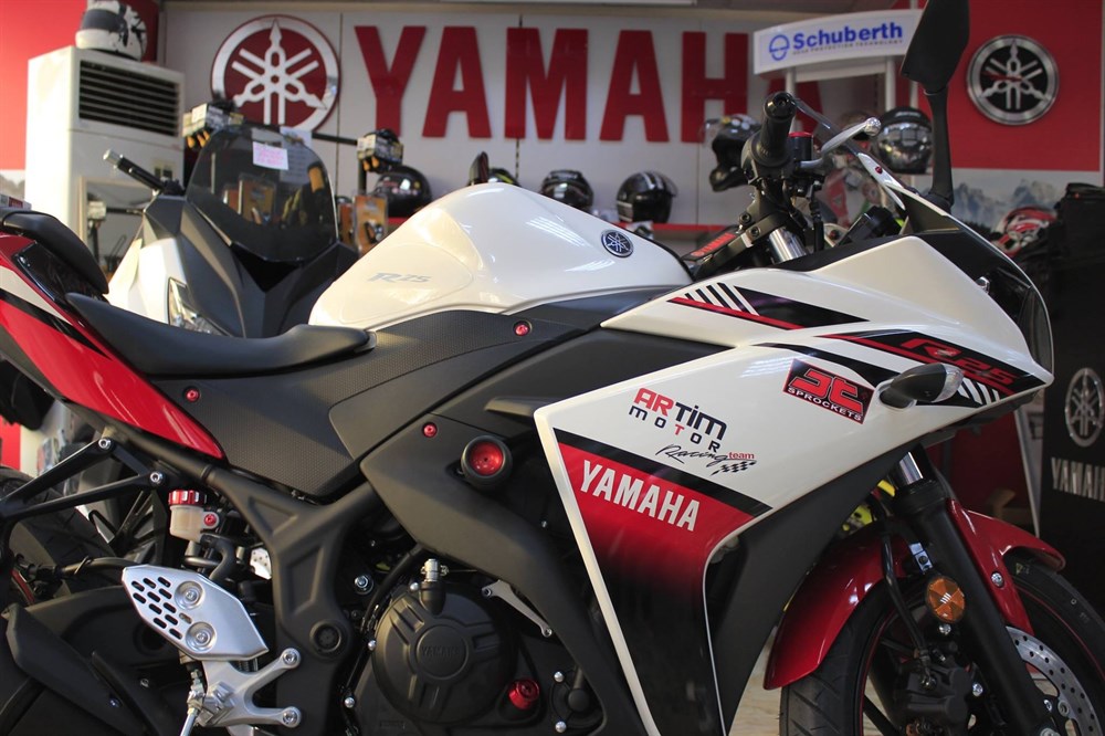 R25 Yan Pad Şeffaf Gümüş R25 Yazılı