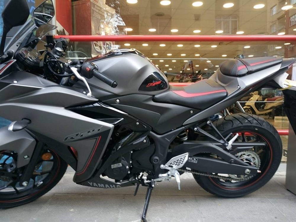 R25 Yan Pad Siyah Kırmızı R25 Yazılı