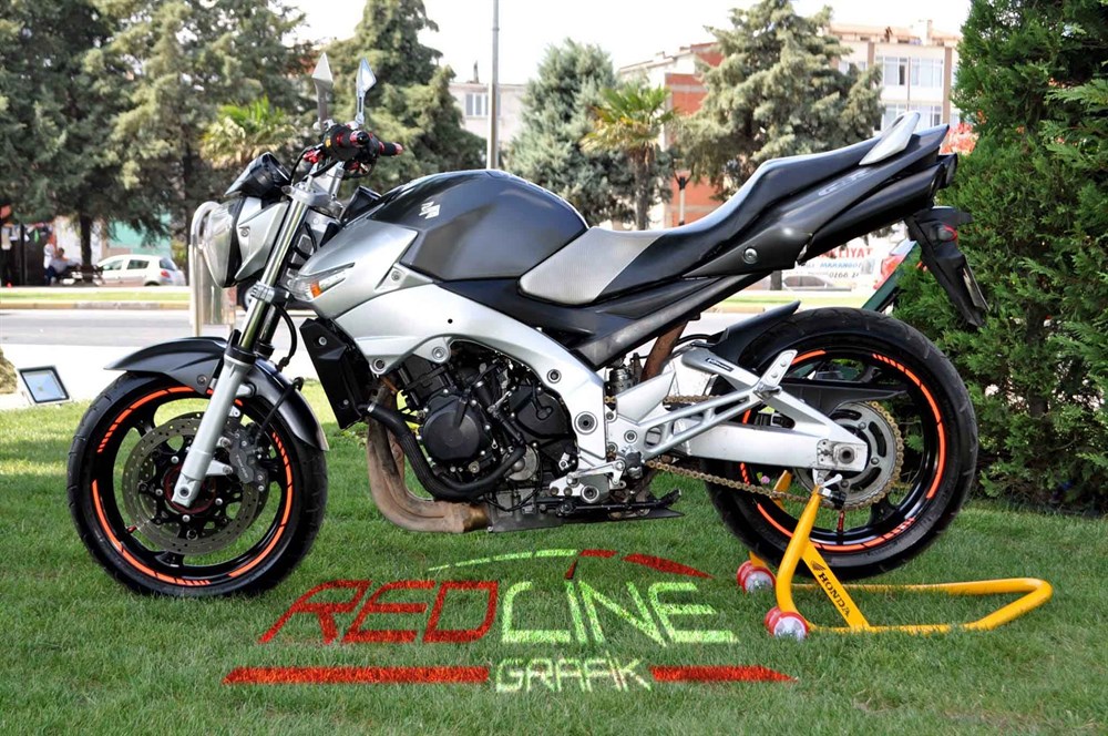 REFLEKTİF KIRMIZI KESİKLİ JANT ŞERİDİ