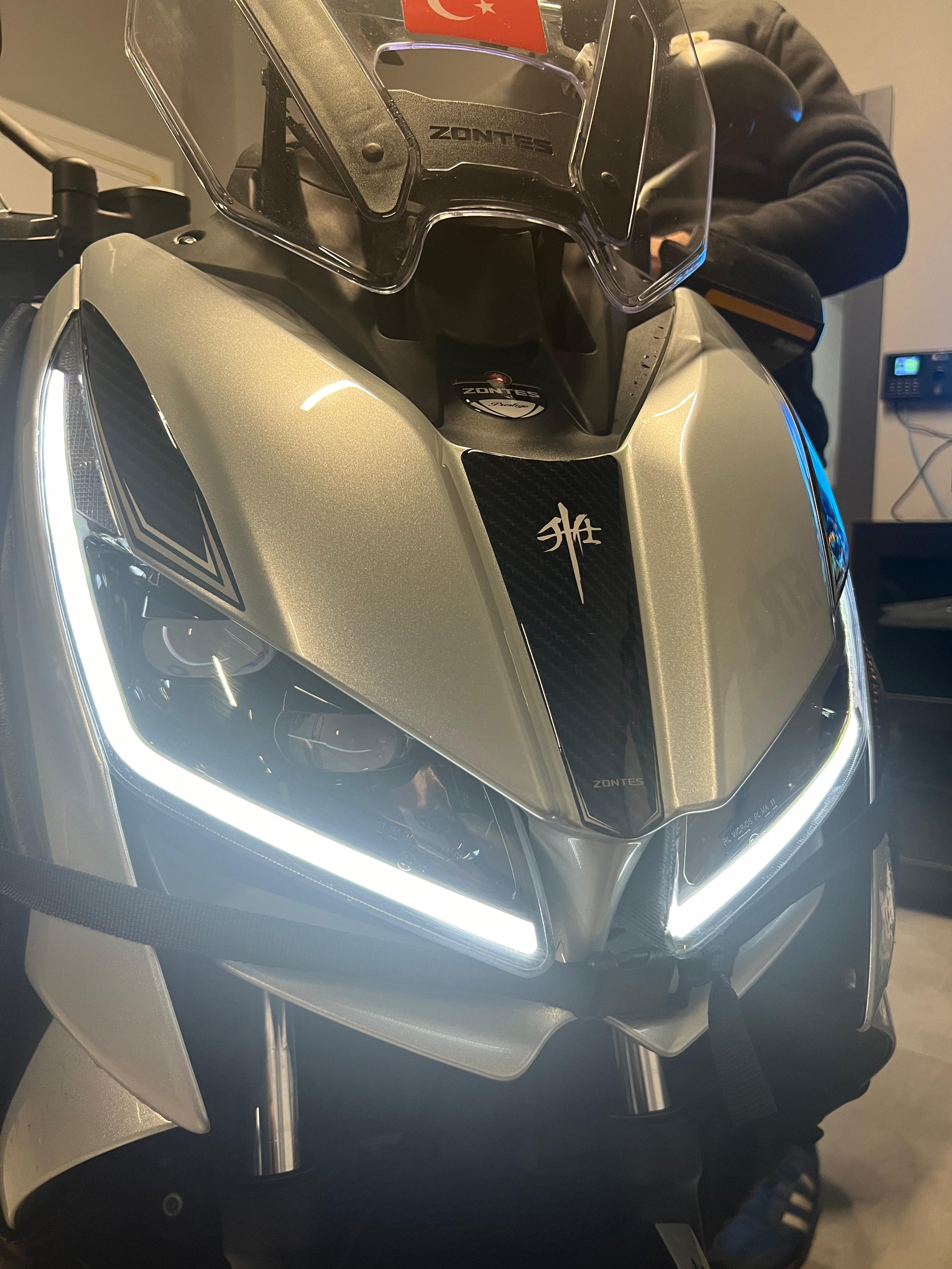 Rks RZ250S Zontes 2023-2024 Uyumlu Kafa Grenaj Gidon Pad Karbon Beyaz Redline Grafik