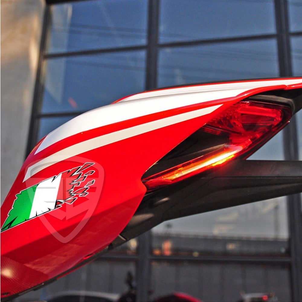 Vespa GTS GTV Ducati Aprilia MV Triumph motosiklet tankı İtalya bayrağı sticker