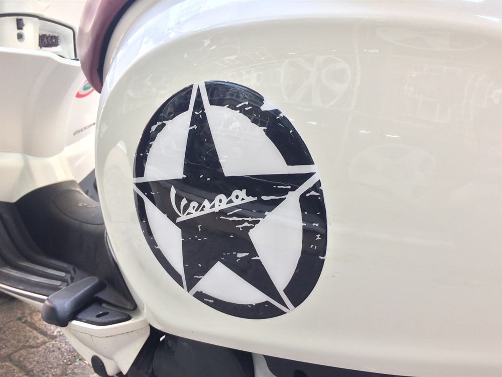 Vespa Yan Sticker Seti