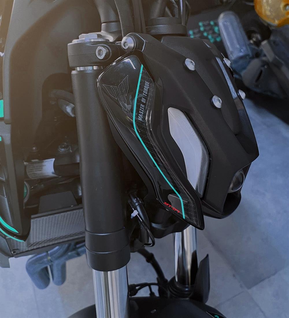 Yamaha MT-07 2021-2023 Uyumlu Kafa Koruma Pad Sticker Turkuaz Siyah