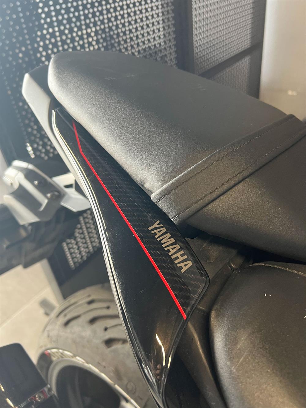 Yamaha MT-07 2021-2023 Uyumlu Kuyruk Koruma Pad Sticker Kırmızı Siyah