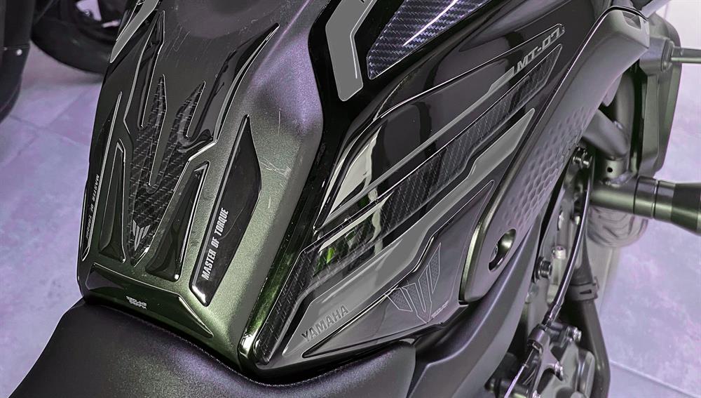 Yamaha MT-07 2021-2023 Uyumlu Tank Pad Seti Black Edition