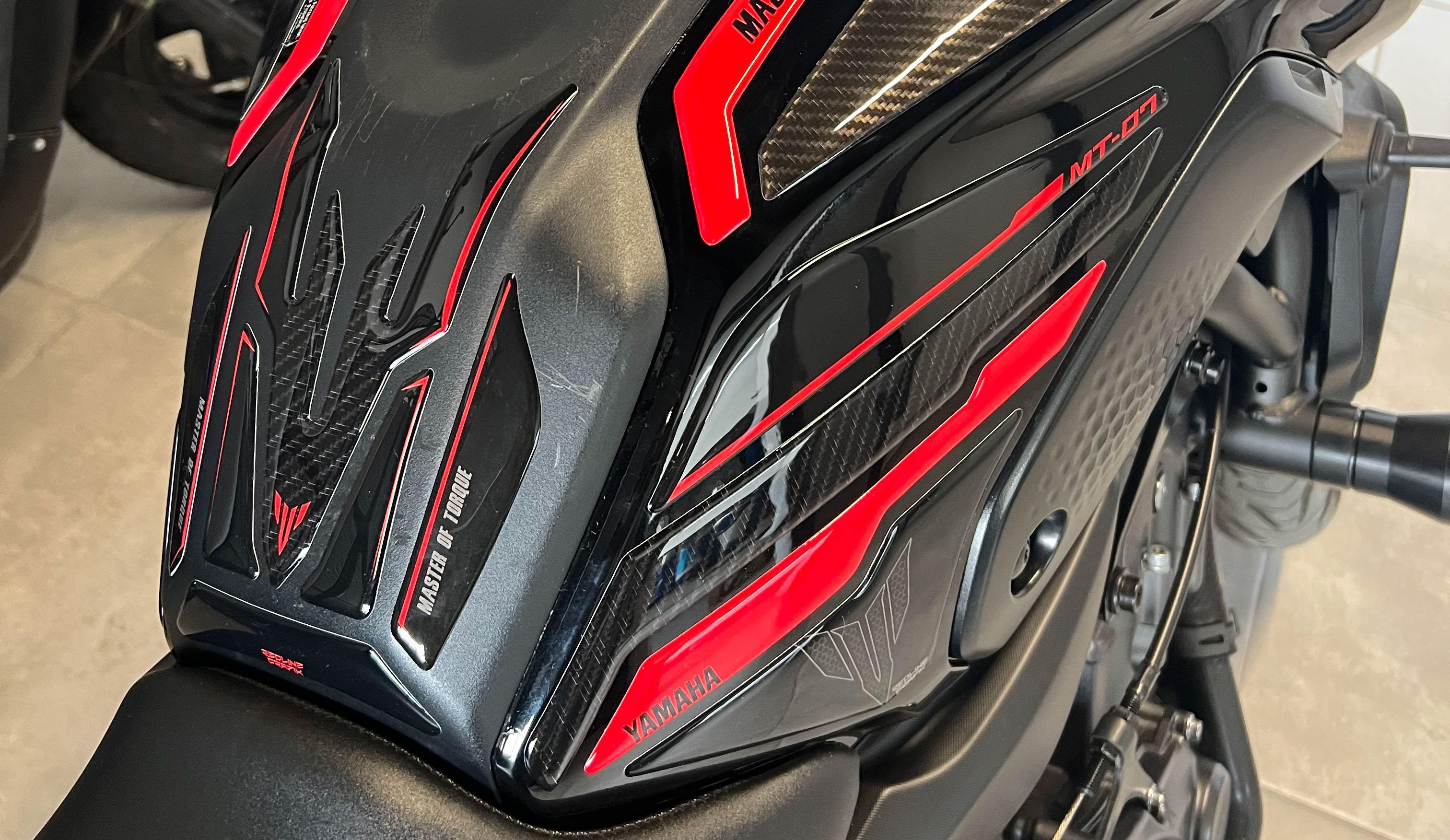 Yamaha MT-07 2021-2023 Uyumlu Tank Pad Seti Kırmızı