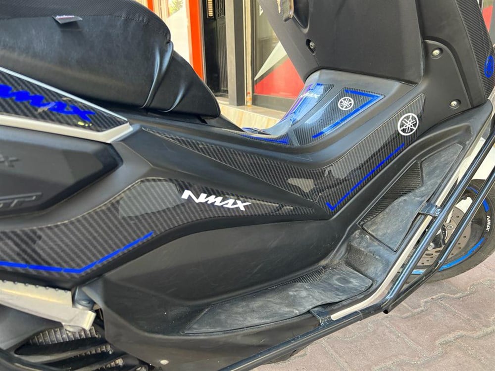 Yamaha NMax Büyük Yan Pad Koruyucu Set Karbon Mavi