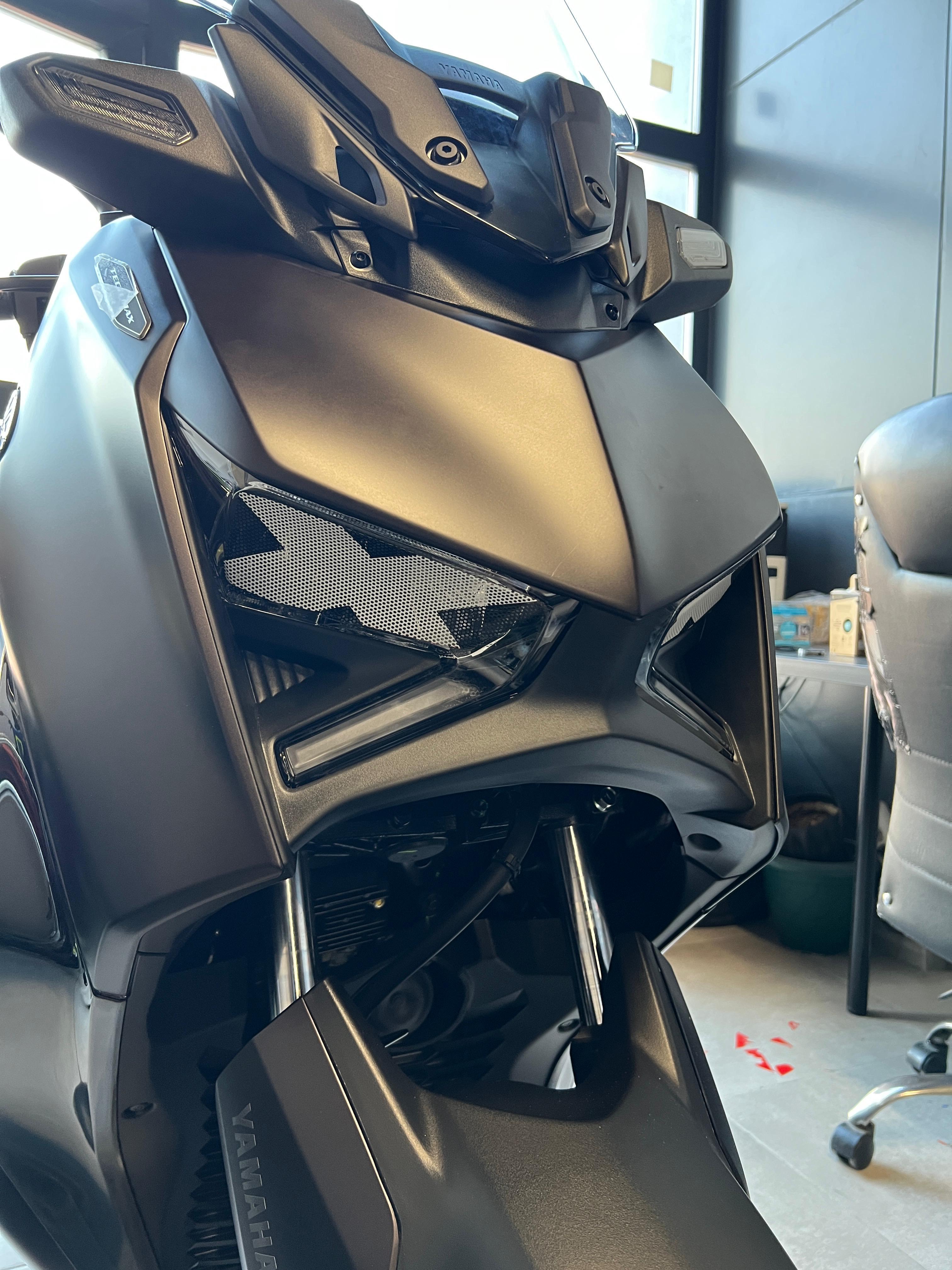 Yamaha Xmax 250 X Far Siyah Beyaz Far Sticker Far Gözü Far Filesi Etiket 