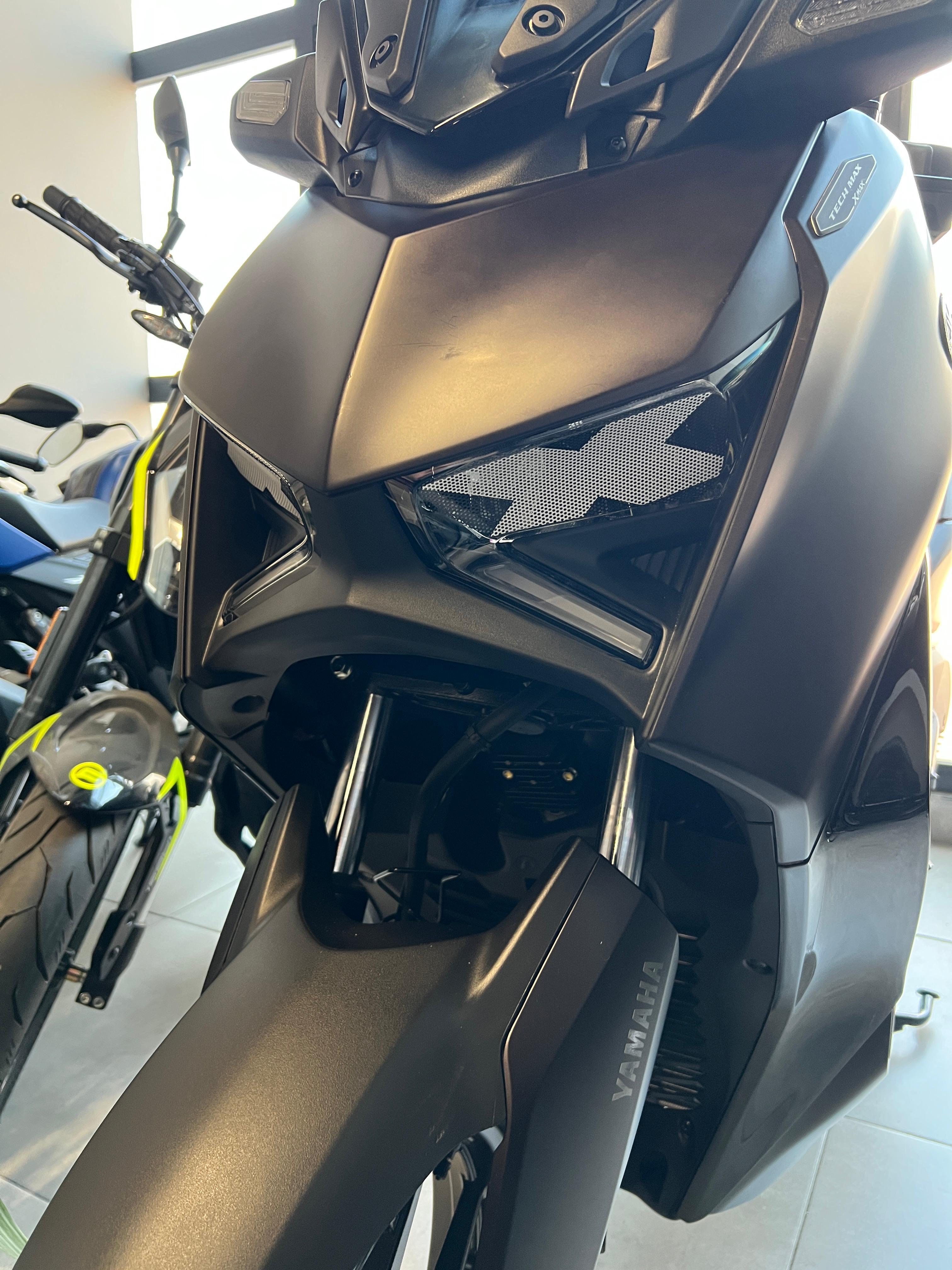 Yamaha Xmax 250 X Far Siyah Beyaz Far Sticker Far Gözü Far Filesi Etiket 